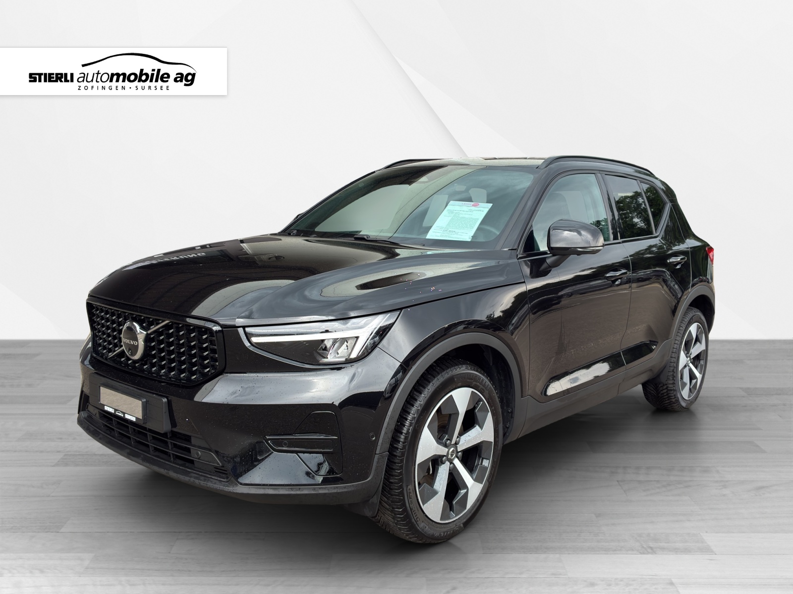 VOLVO XC40 2.0 B3 MH Plus Dark-image-0