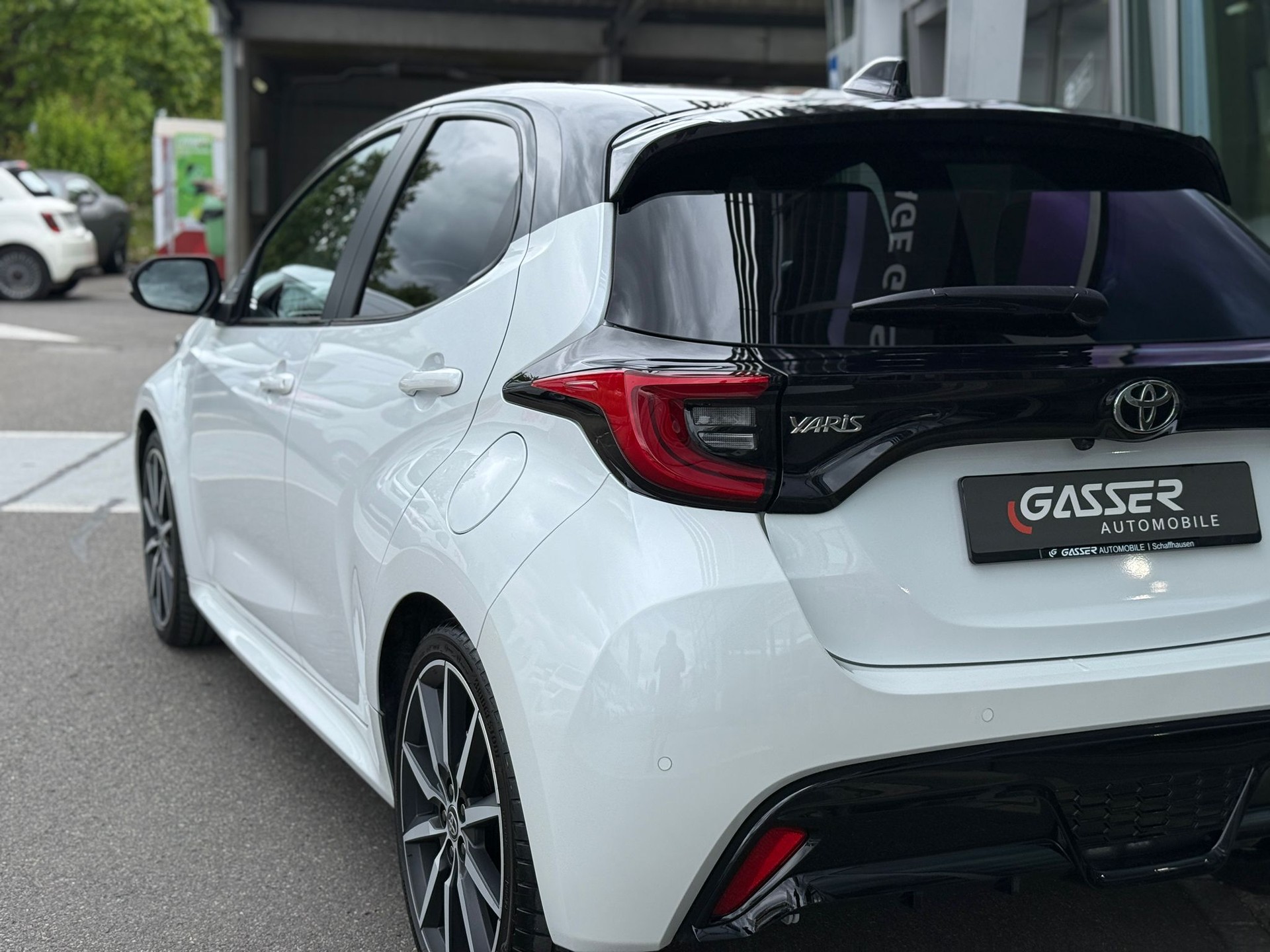 TOYOTA Yaris 1.5 GR Sport e-CVT-image-4