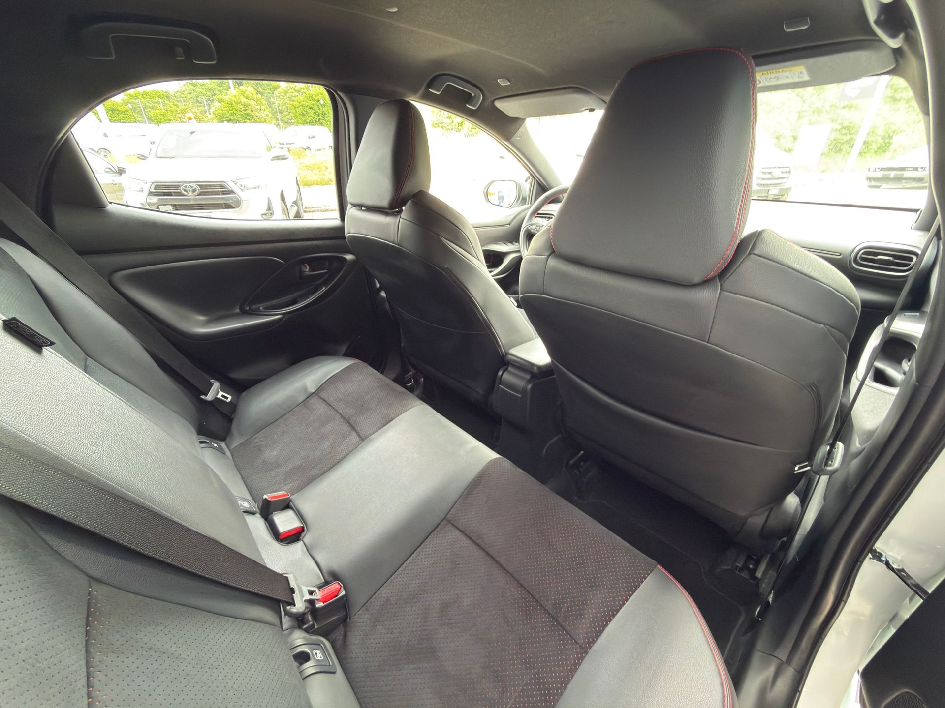 TOYOTA Yaris 1.5 GR Sport e-CVT-image-10