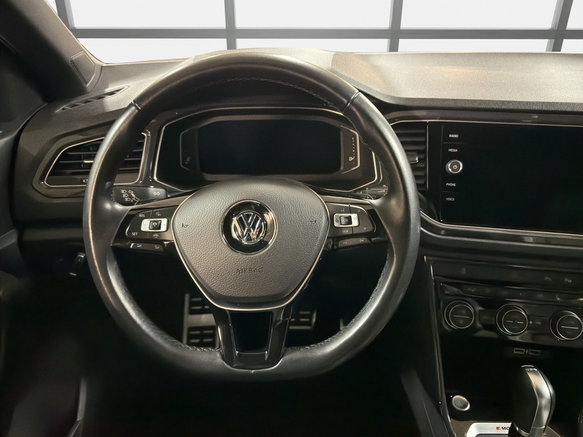 VW T-Roc 2.0 TSI Sport DSG 4Motion-image-8