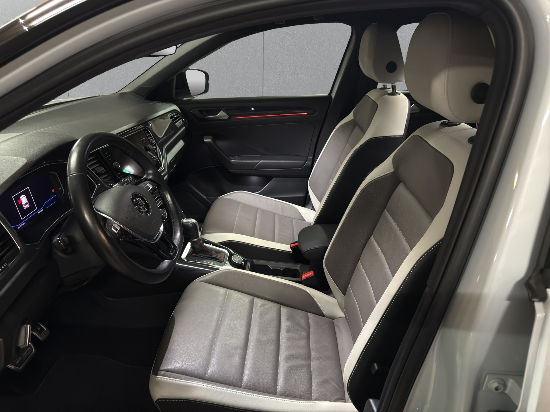 VW T-Roc 2.0 TSI Sport DSG 4Motion-image-10