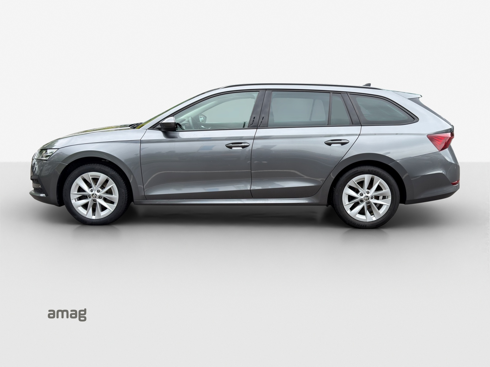 SKODA Octavia Combi 2.0 TSI Ambition DSG 4x4-image-1