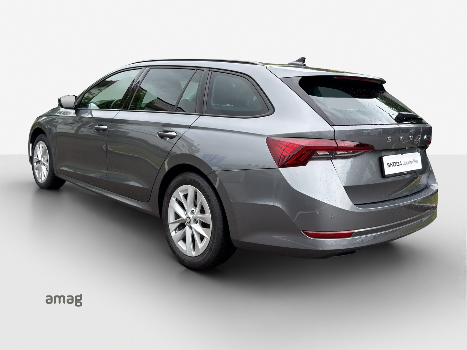 SKODA Octavia Combi 2.0 TSI Ambition DSG 4x4-image-2