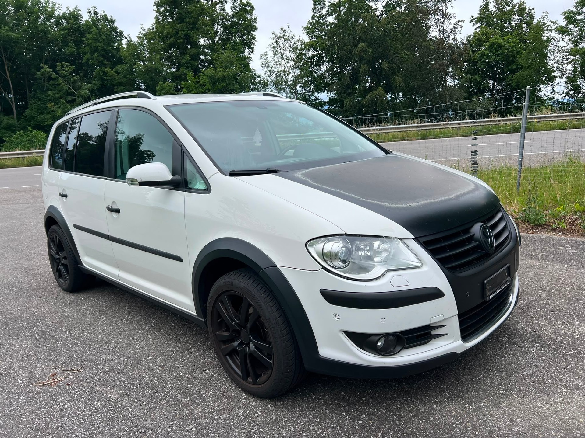 VW CrossTouran 1.4 TSI DSG-image-1