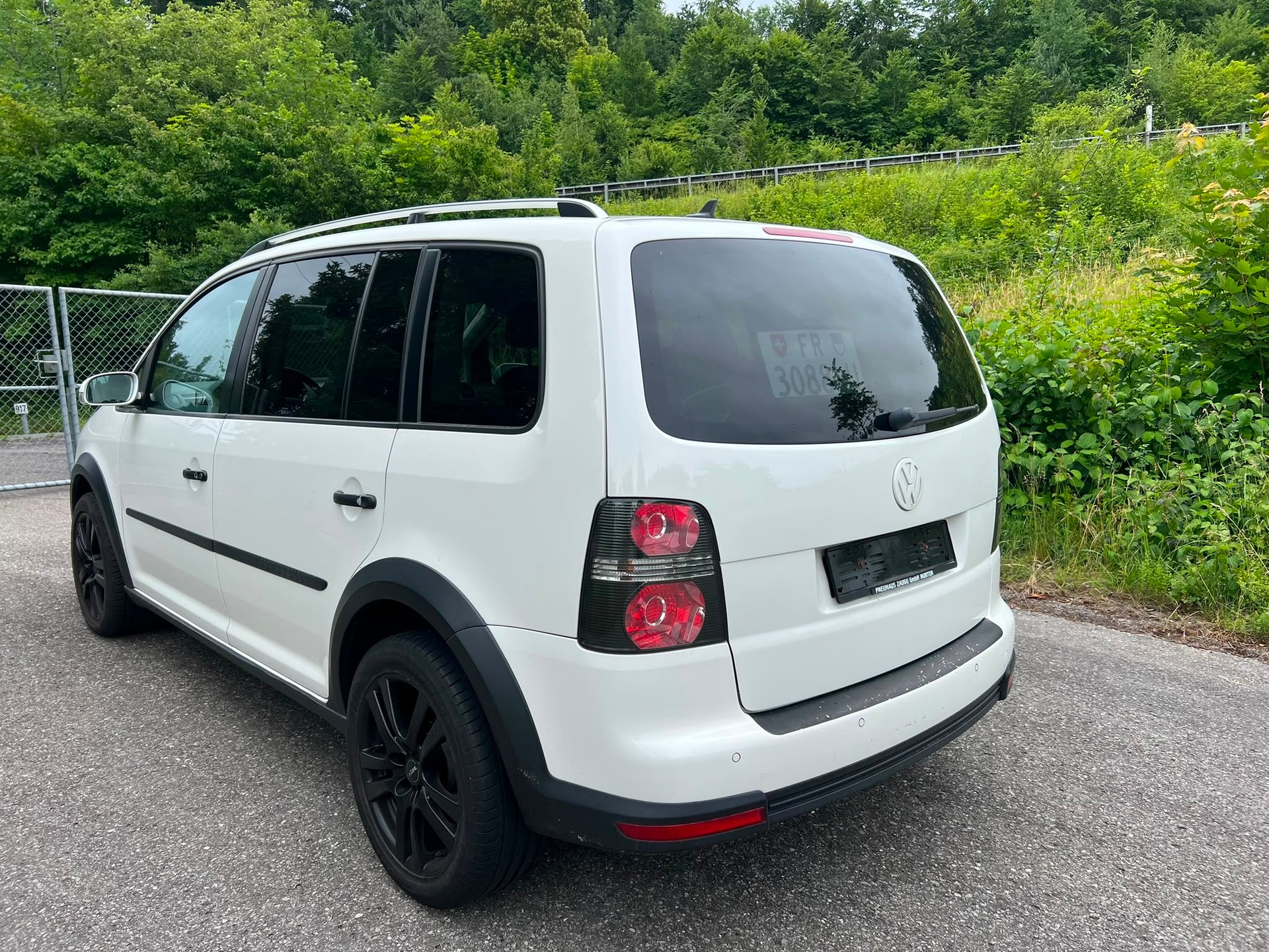 VW CrossTouran 1.4 TSI DSG-image-2