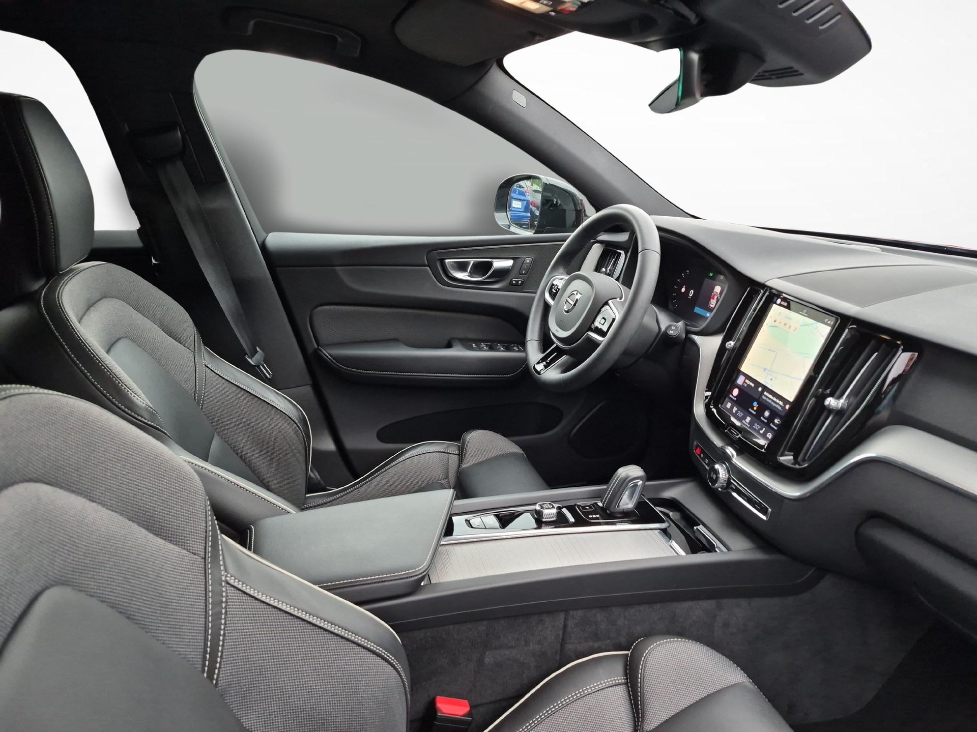 VOLVO XC60 2.0 T6 TE R-Design eAWD-image-10