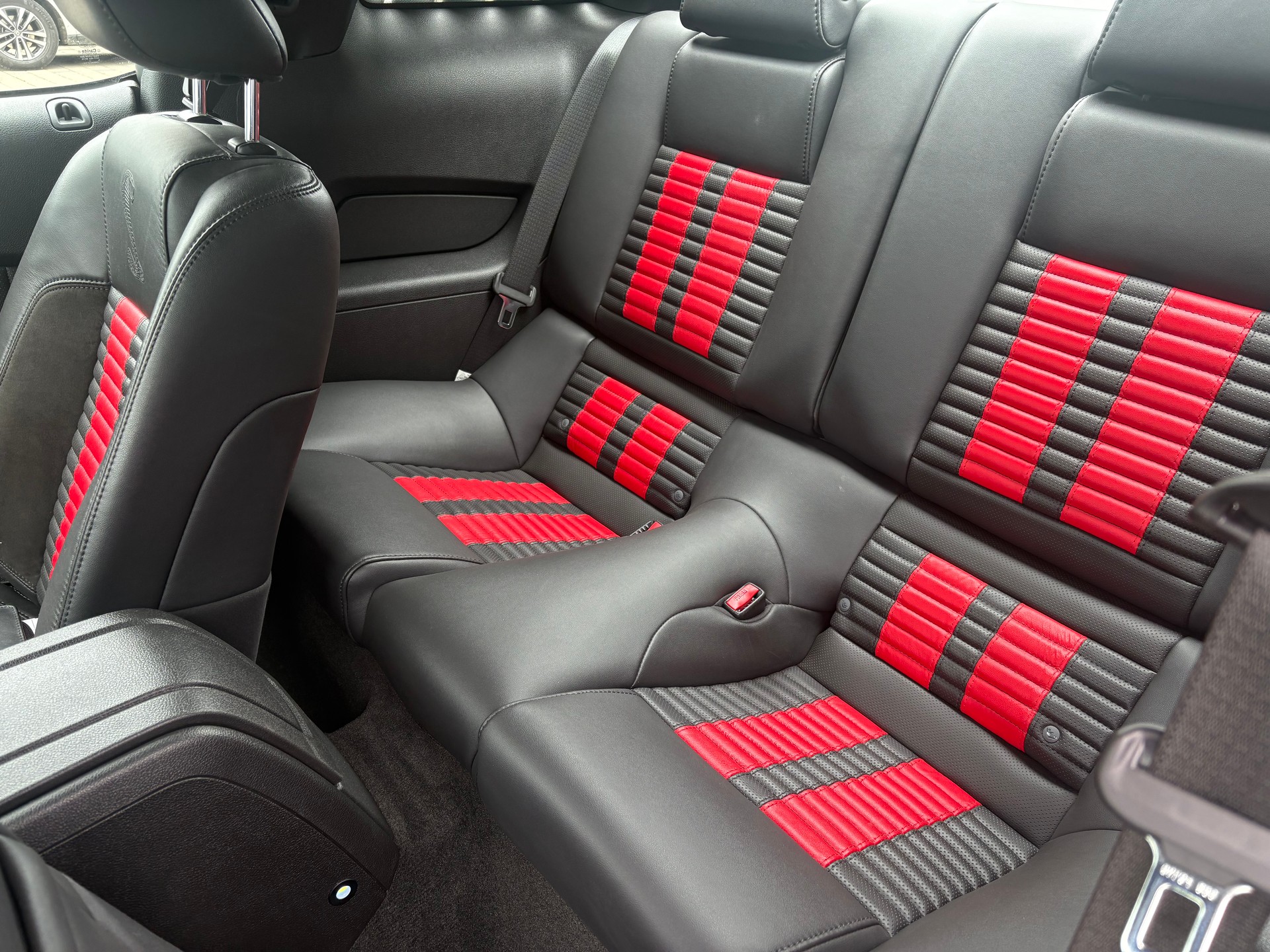 FORD Shelby GT500-image-7