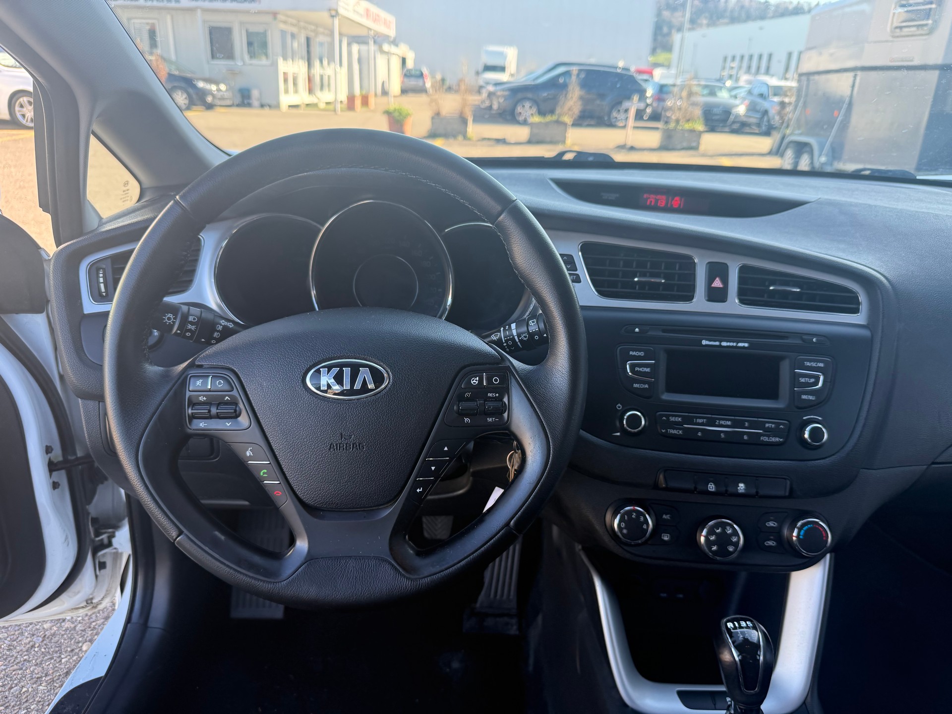 KIA Cee'd Sportswagon 1.6 CRDi Trend-image-2