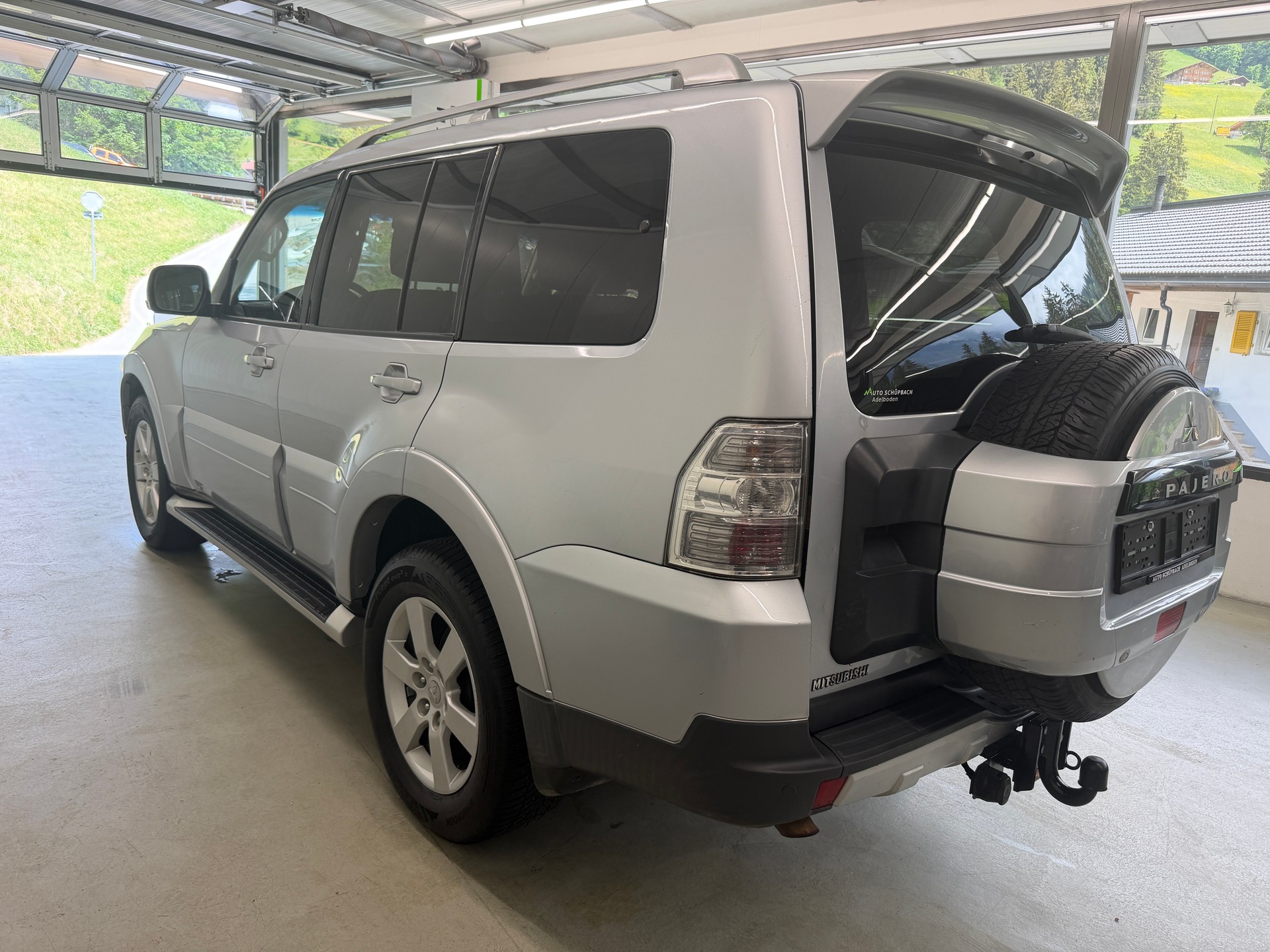 MITSUBISHI Pajero 3.2 DI-D Intense Automatic-image-5