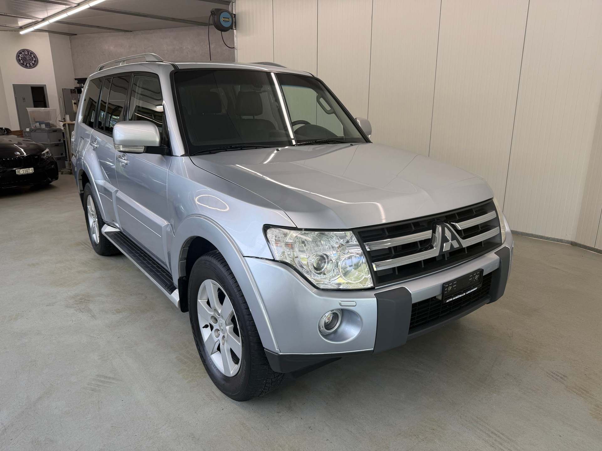 MITSUBISHI Pajero 3.2 DI-D Intense Automatic-image-0