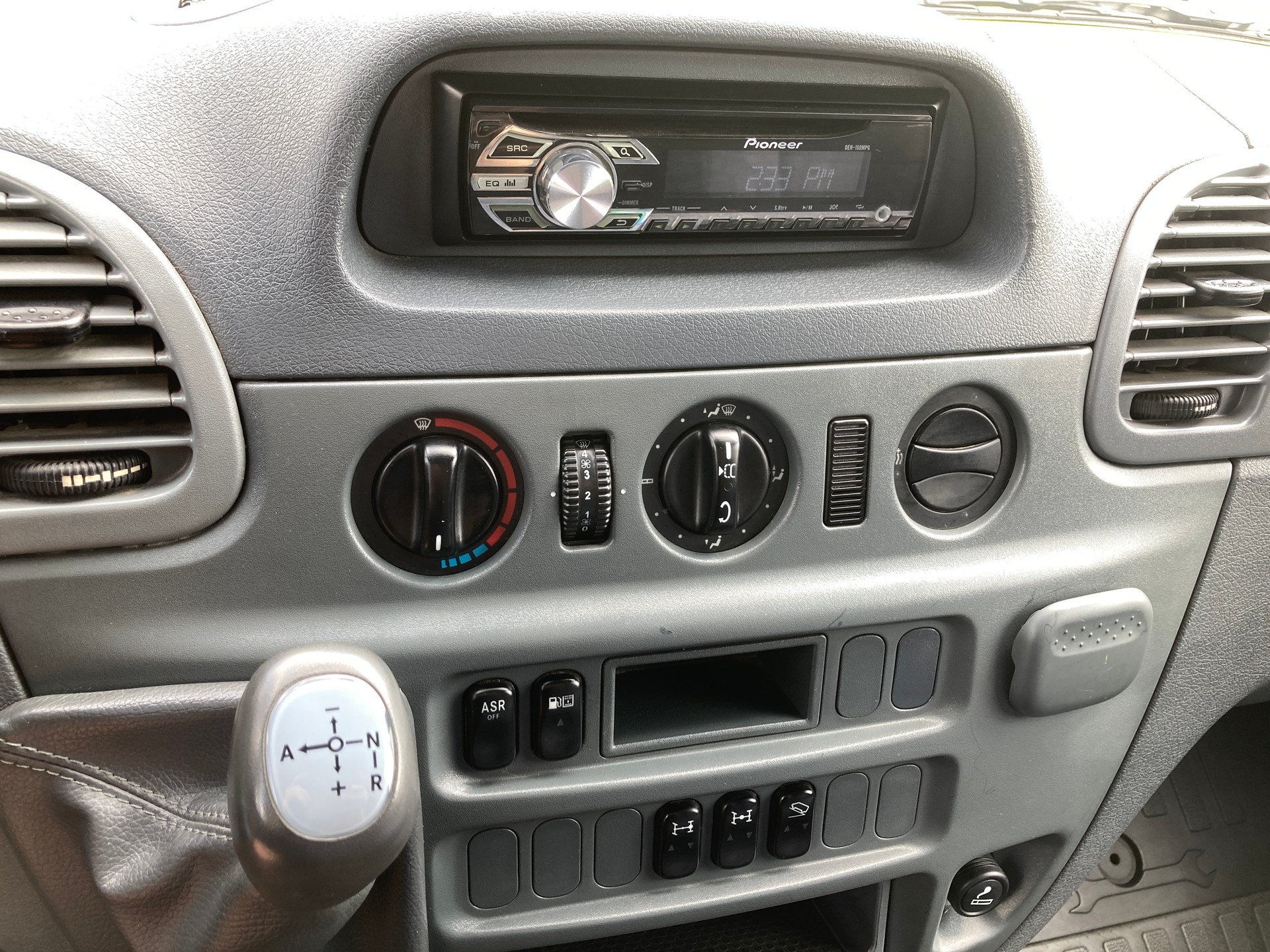 MERCEDES-BENZ Sprinter 313 CDI 4x4 mit Geländeuntersetzung-image-11