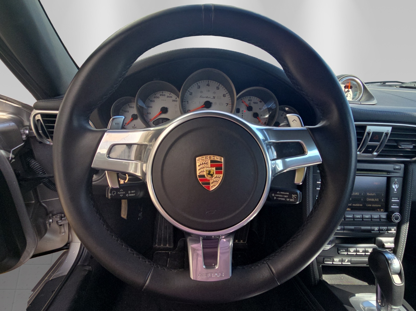 PORSCHE 911 Cabriolet 3.8 Turbo S-image-11
