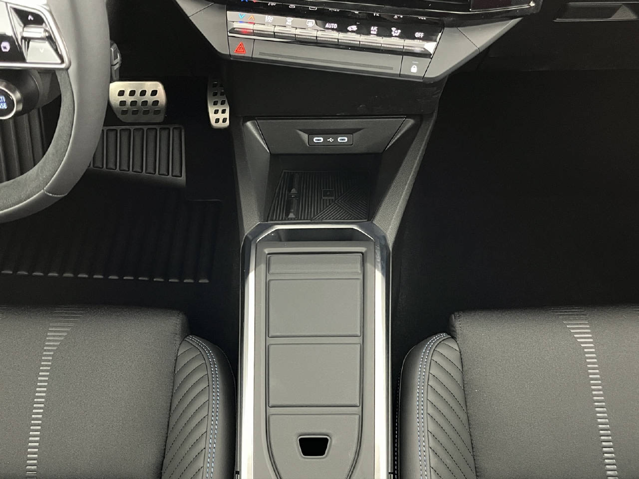 RENAULT Clio 1.8 E-Tech esprit Alpine-image-13