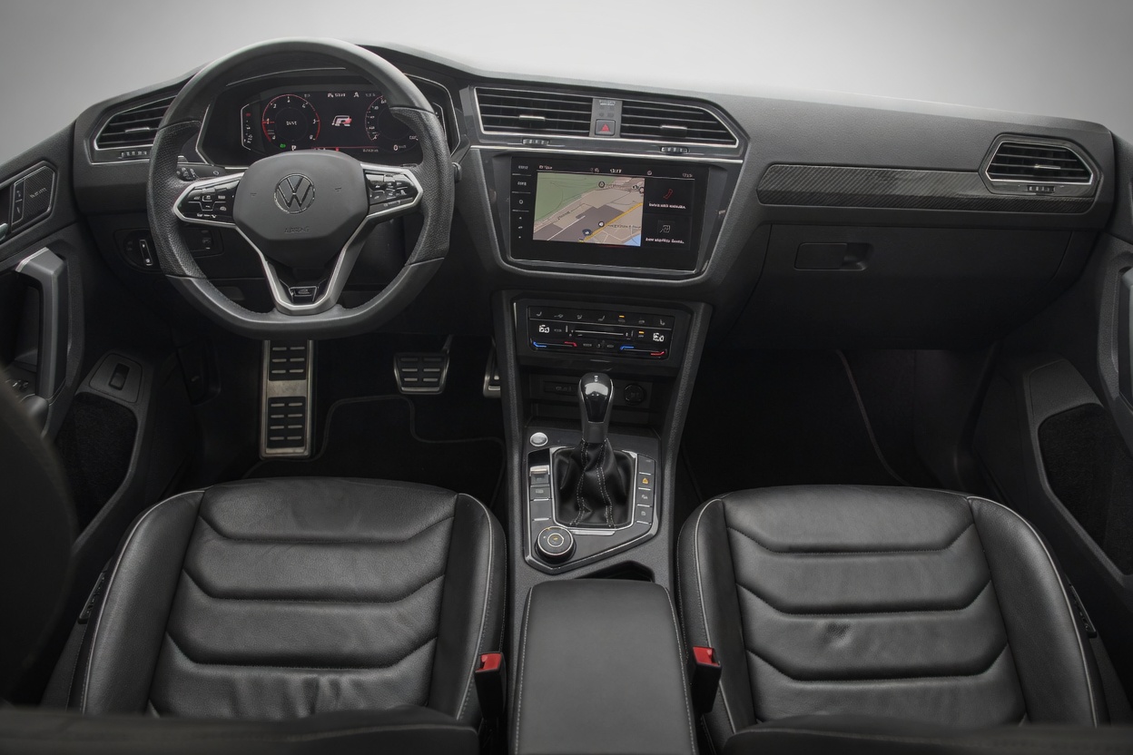 VW Tiguan 2.0 TDI SCR R-Line 4Motion DSG-image-10