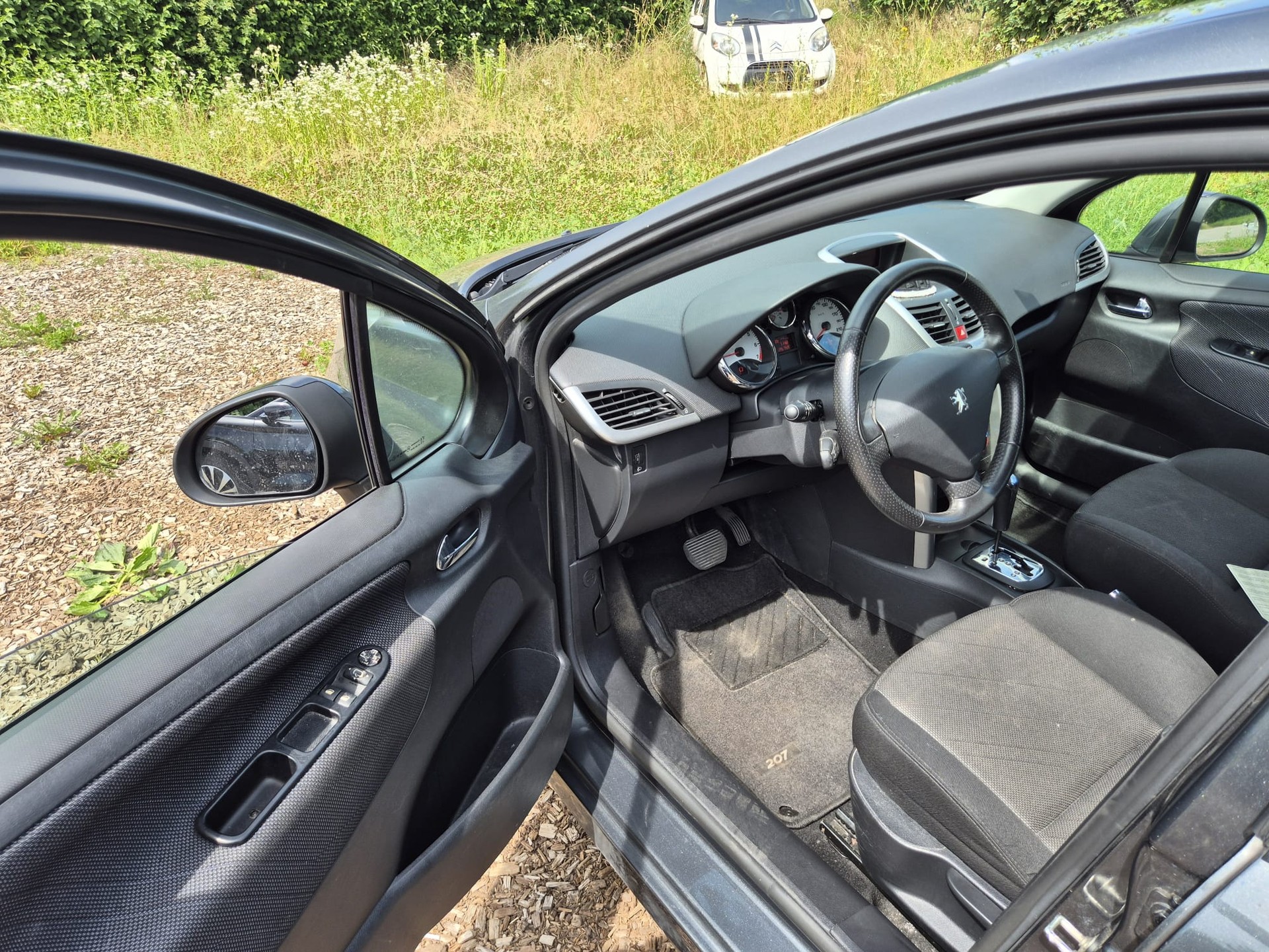 PEUGEOT 207 SW 1.6 16V Sport Automatic-image-5