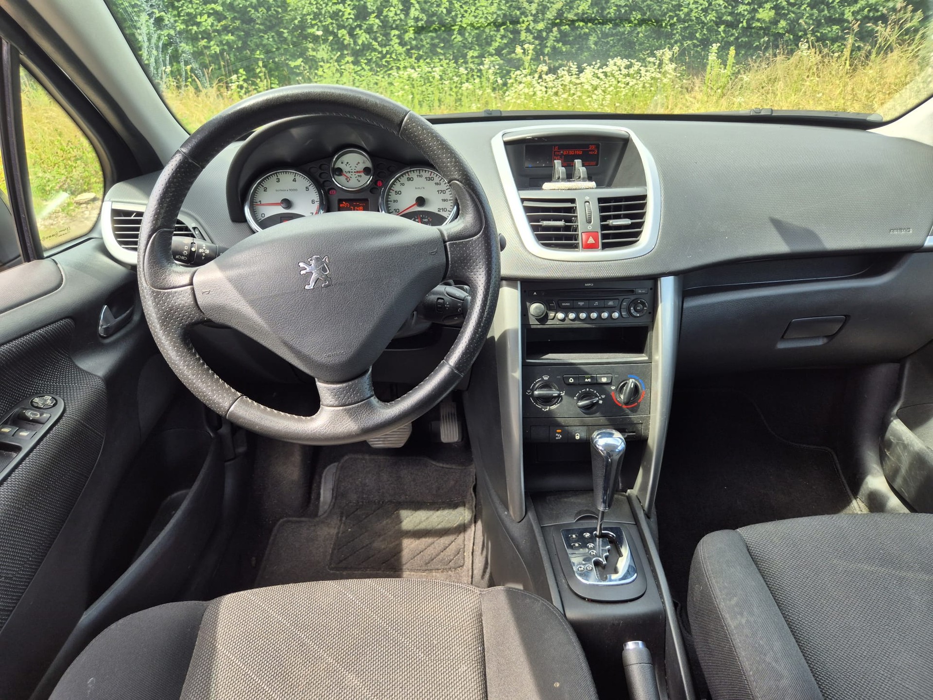PEUGEOT 207 SW 1.6 16V Sport Automatic-image-9