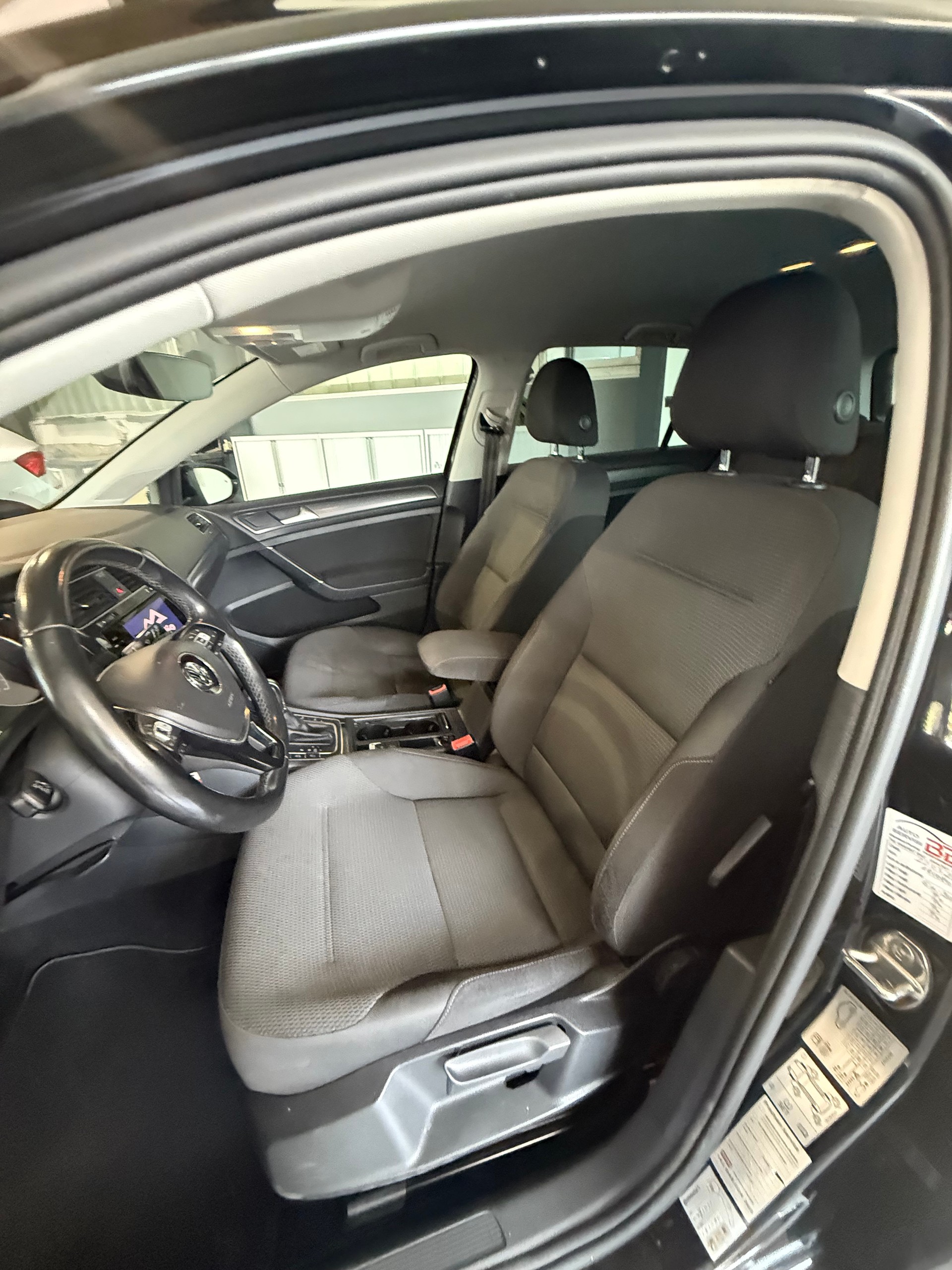 VW Golf 2.0 TDI Comfortline 4Motion DSG-image-6