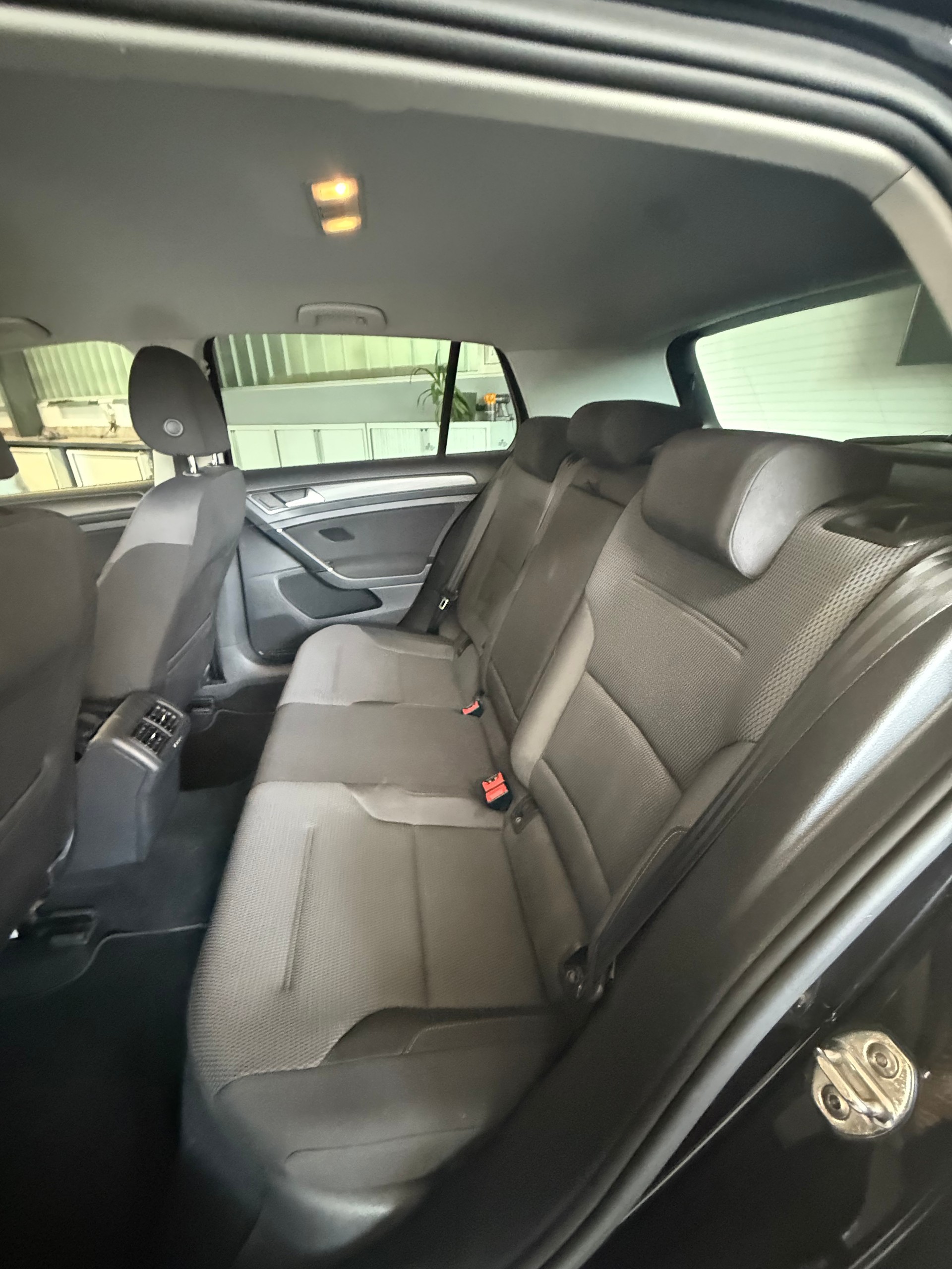 VW Golf 2.0 TDI Comfortline 4Motion DSG-image-7