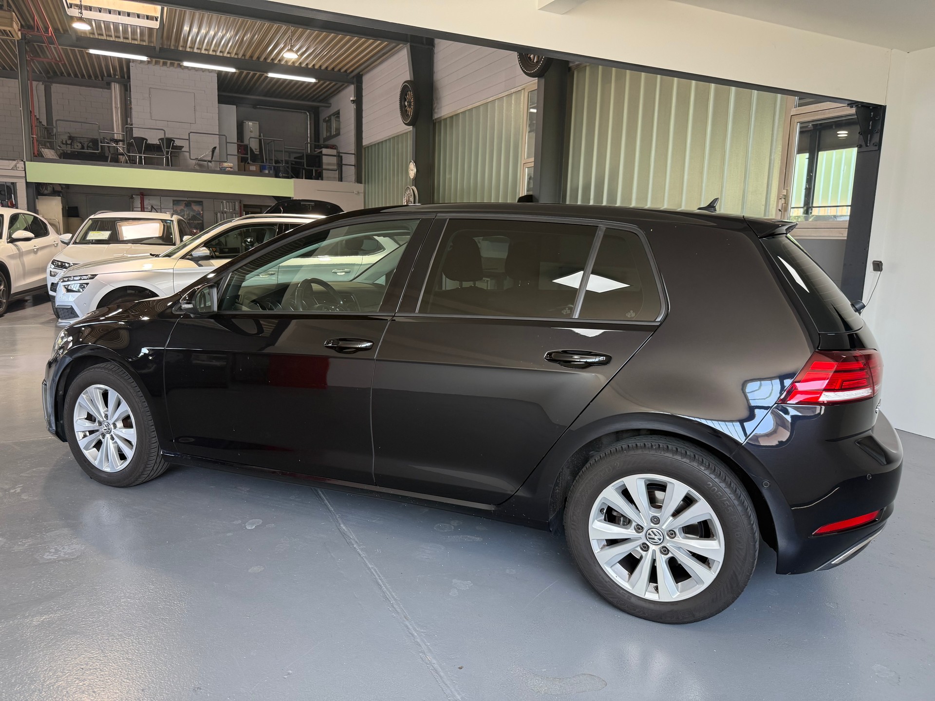VW Golf 2.0 TDI Comfortline 4Motion DSG-image-3