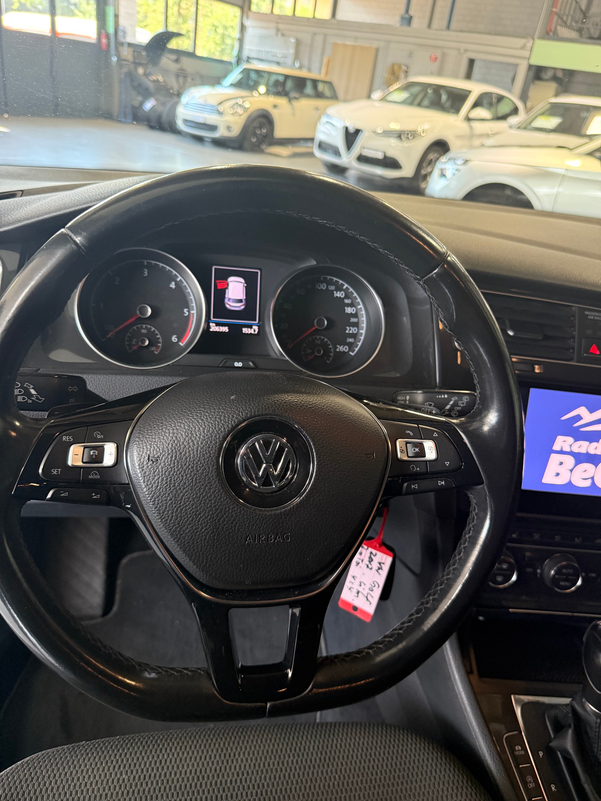 VW Golf 2.0 TDI Comfortline 4Motion DSG-image-9