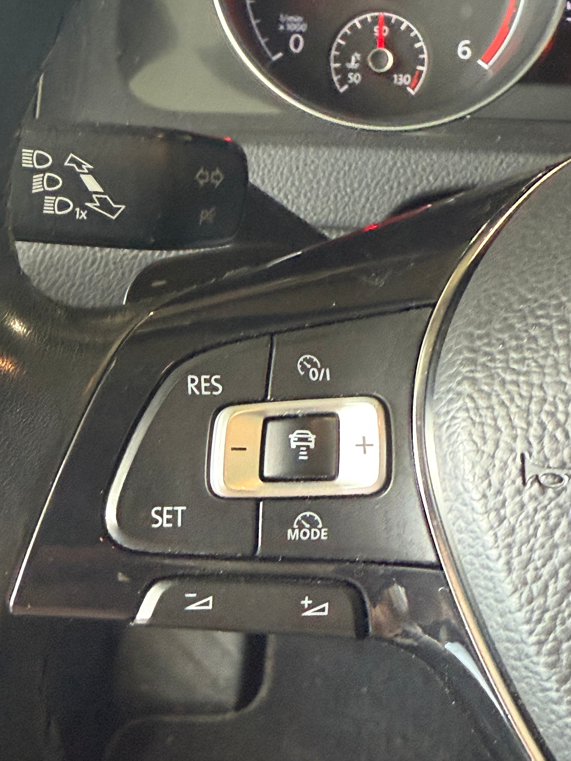 VW Golf 2.0 TDI Comfortline 4Motion DSG-image-13