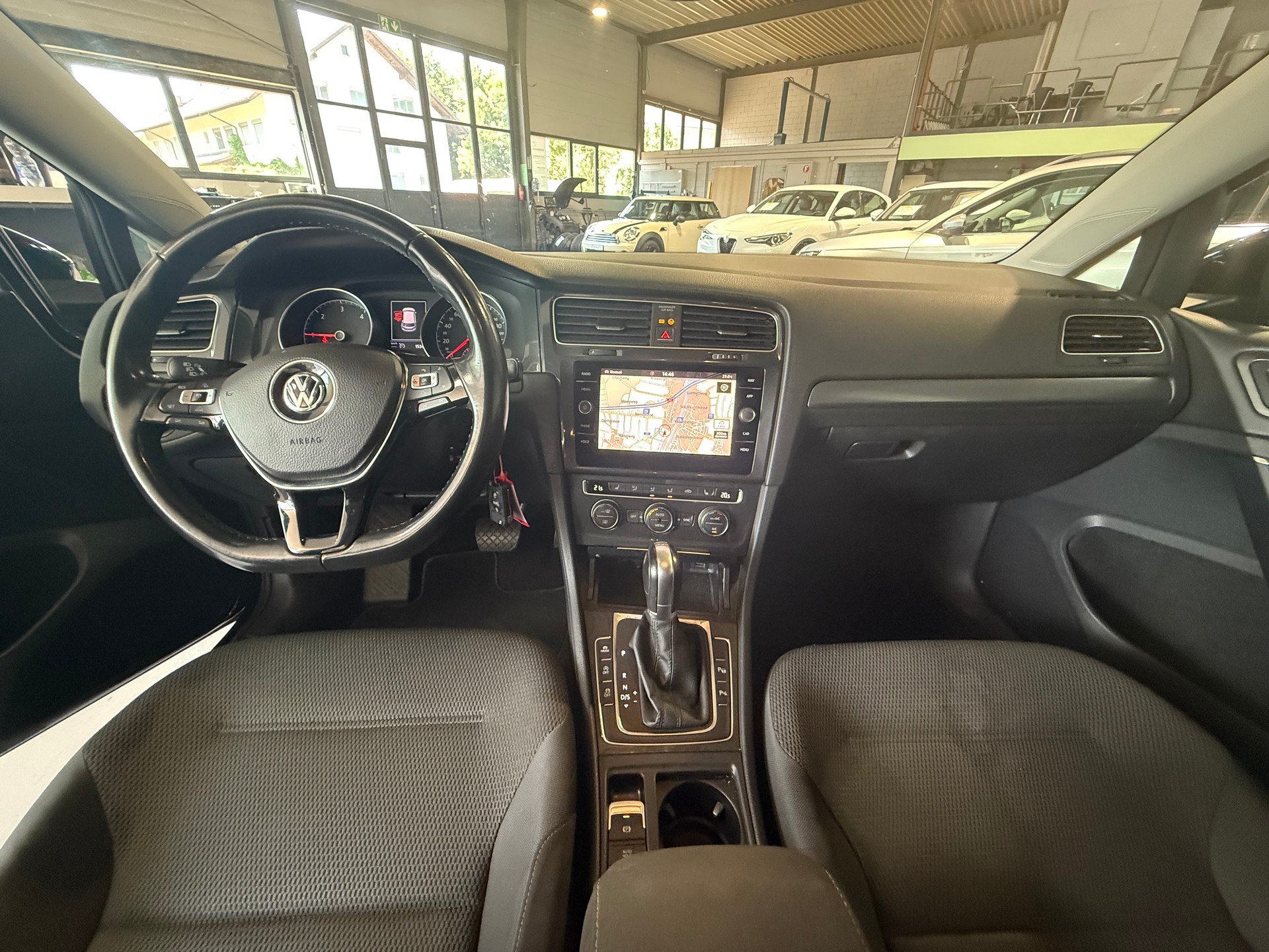 VW Golf 2.0 TDI Comfortline 4Motion DSG-image-12