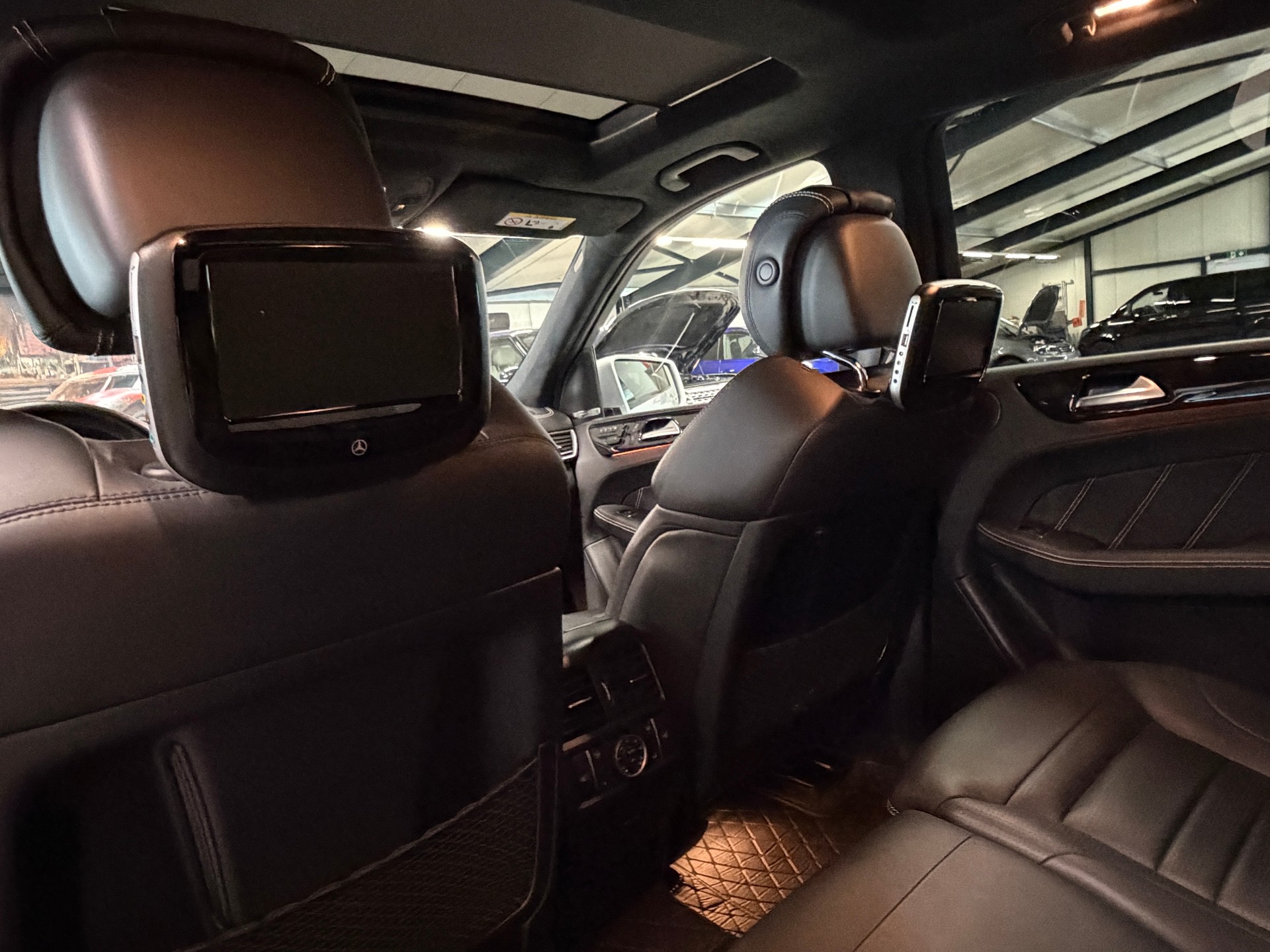 MERCEDES-BENZ ML 63 V8 AMG-image-5