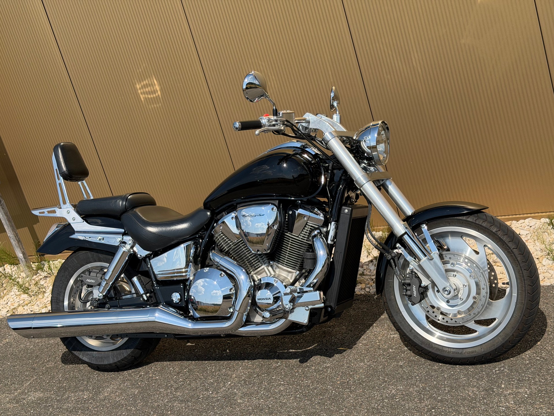 HONDA VTX 1800 C-showroom-element-2