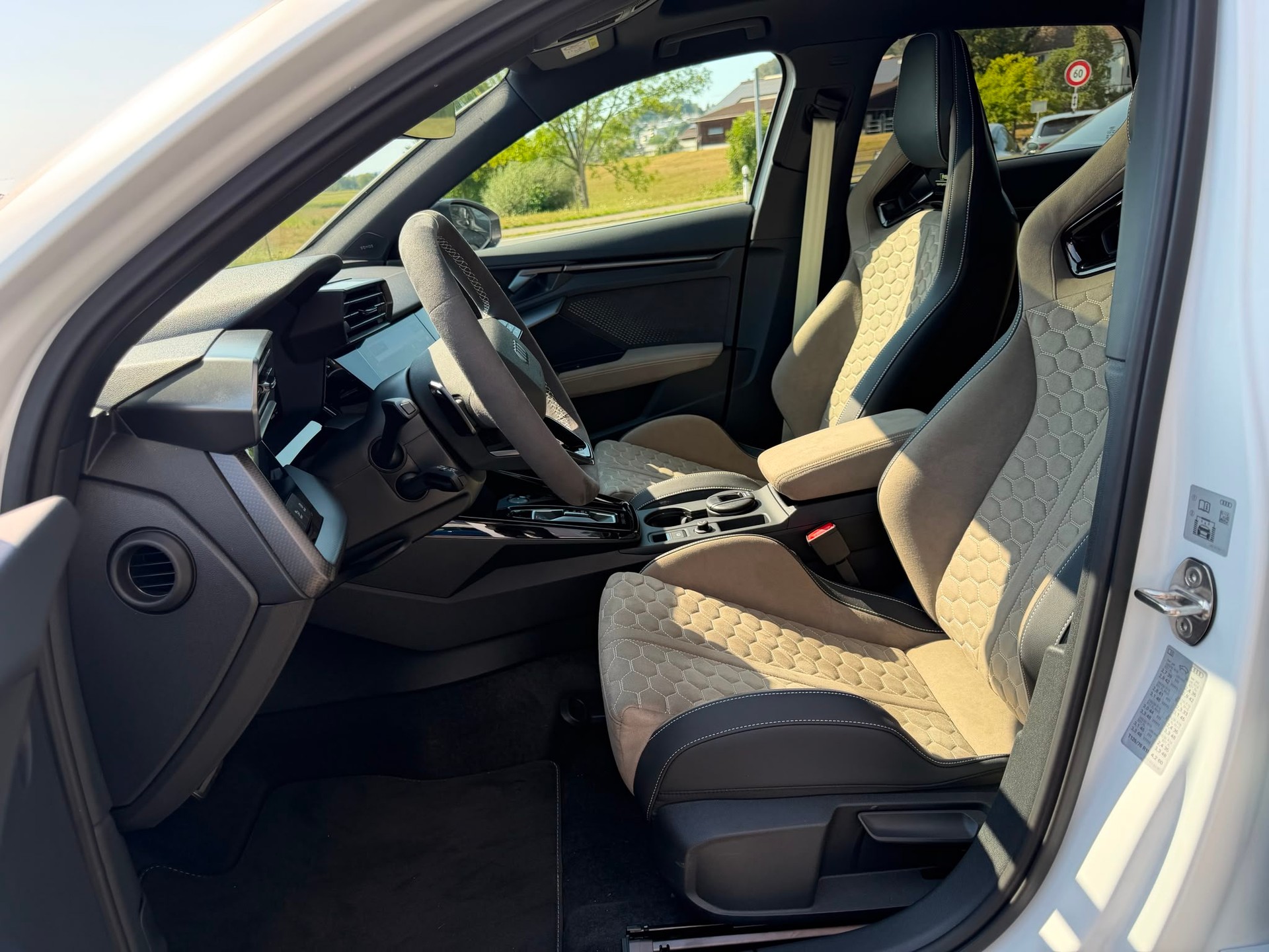 AUDI RS3 Sportback 2.5 TSI competition limited quattro S-tronic-image-9