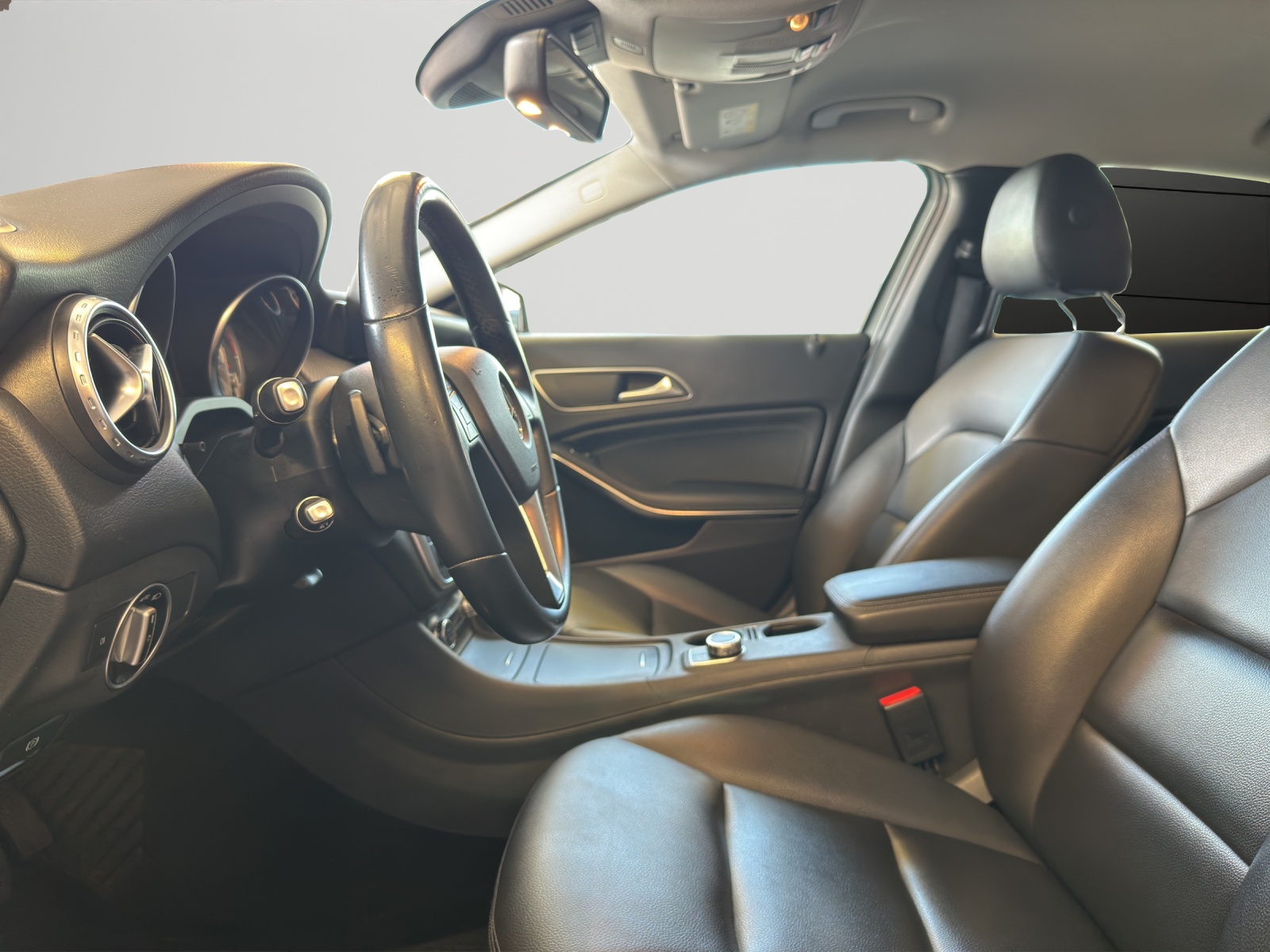 MERCEDES-BENZ GLA 250 Urban 4Matic-image-7