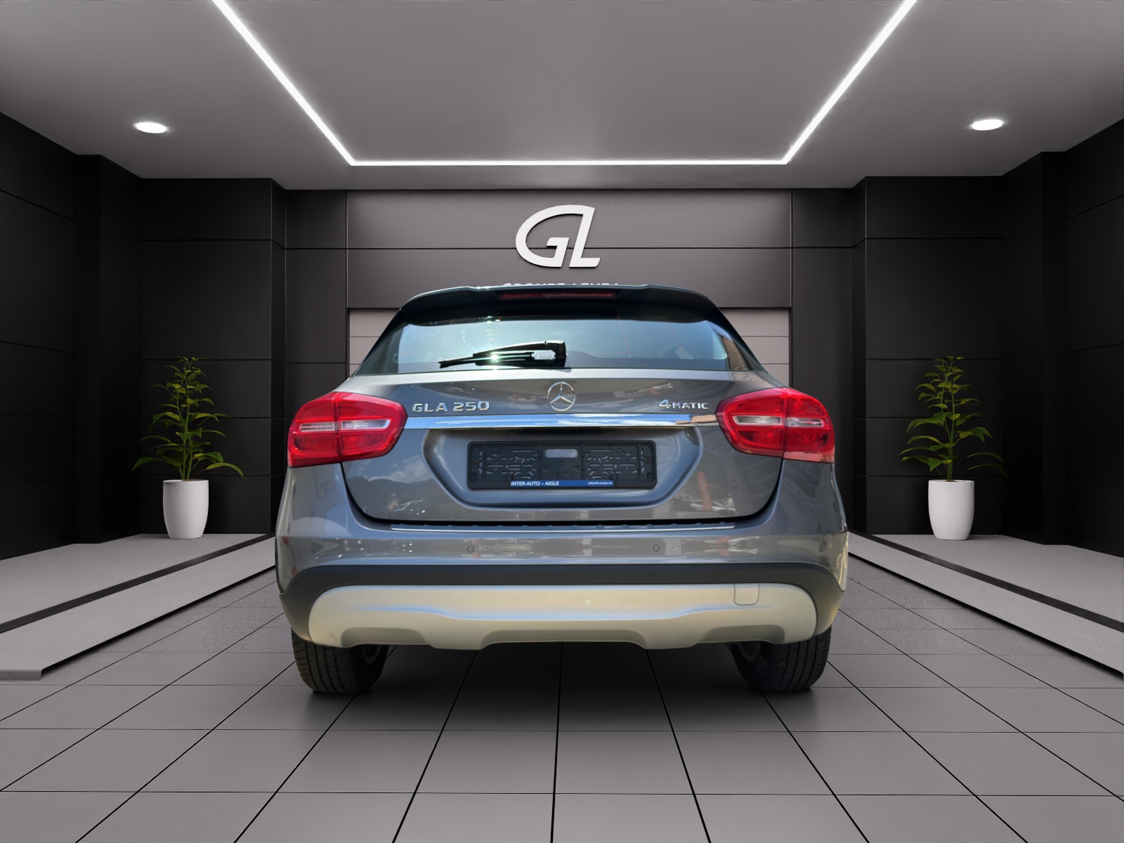 MERCEDES-BENZ GLA 250 Urban 4Matic-image-4