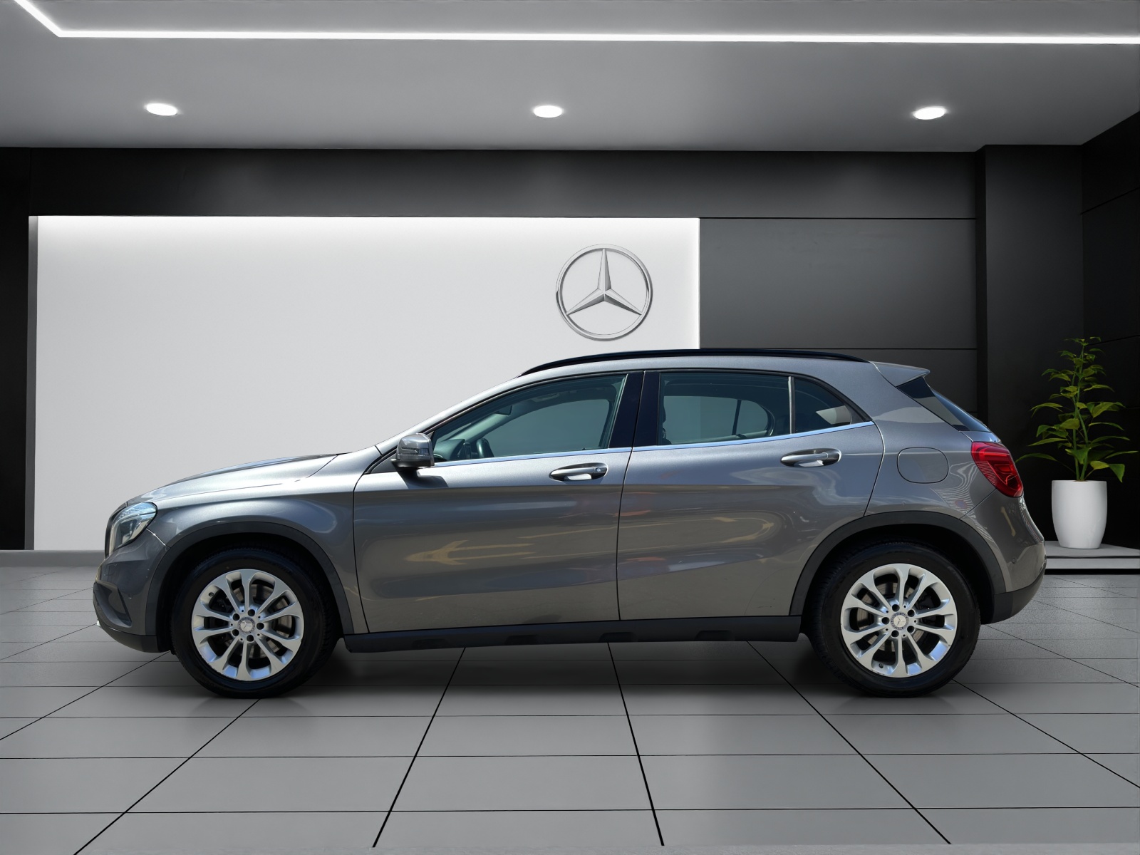MERCEDES-BENZ GLA 250 Urban 4Matic-image-2