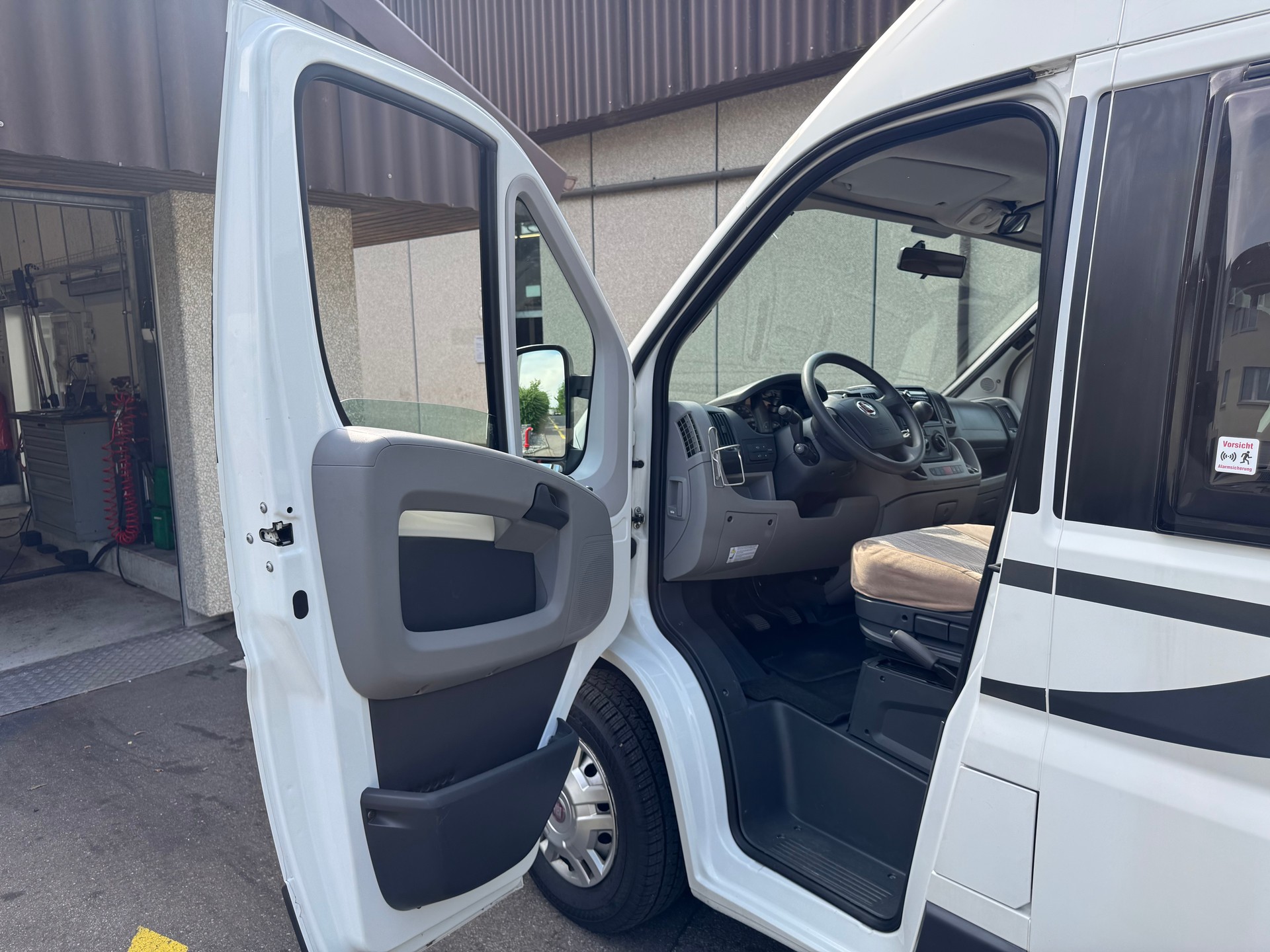 ADRIA TWIN-image-10