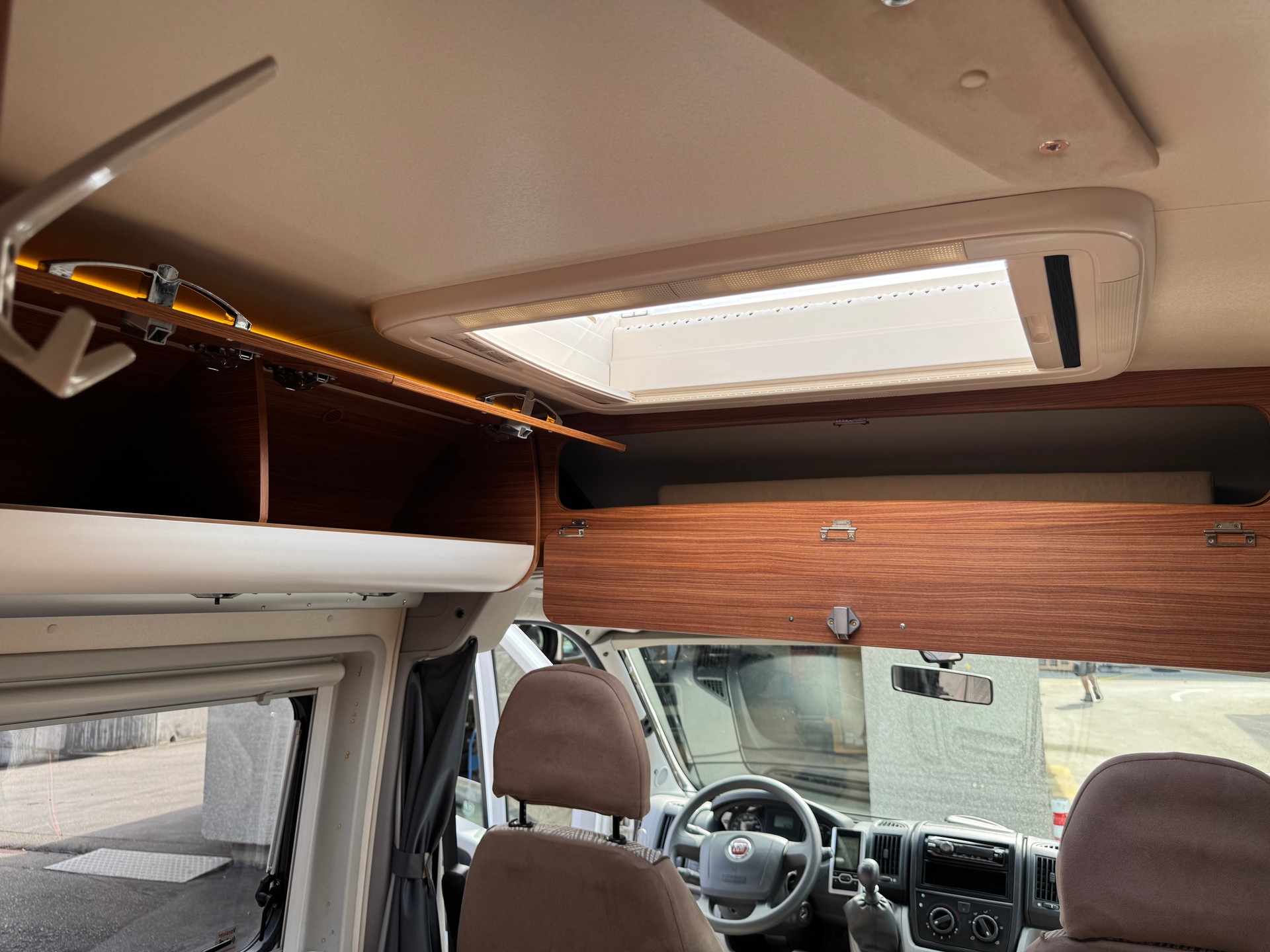 ADRIA TWIN-image-18