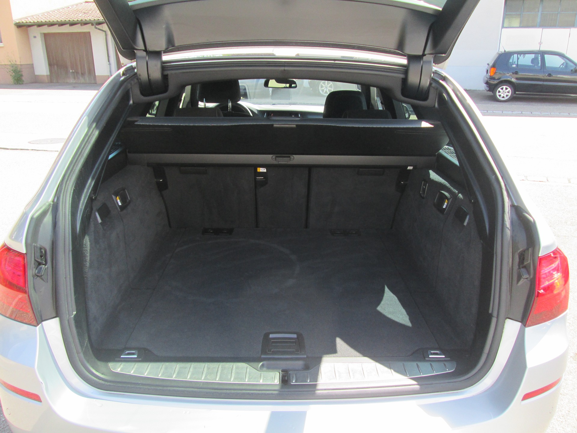 BMW 520d Touring xDrive Luxury Line Steptronic-image-9