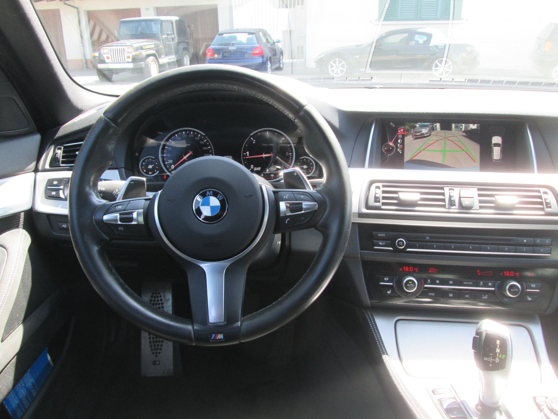 BMW 520d Touring xDrive Luxury Line Steptronic-image-11