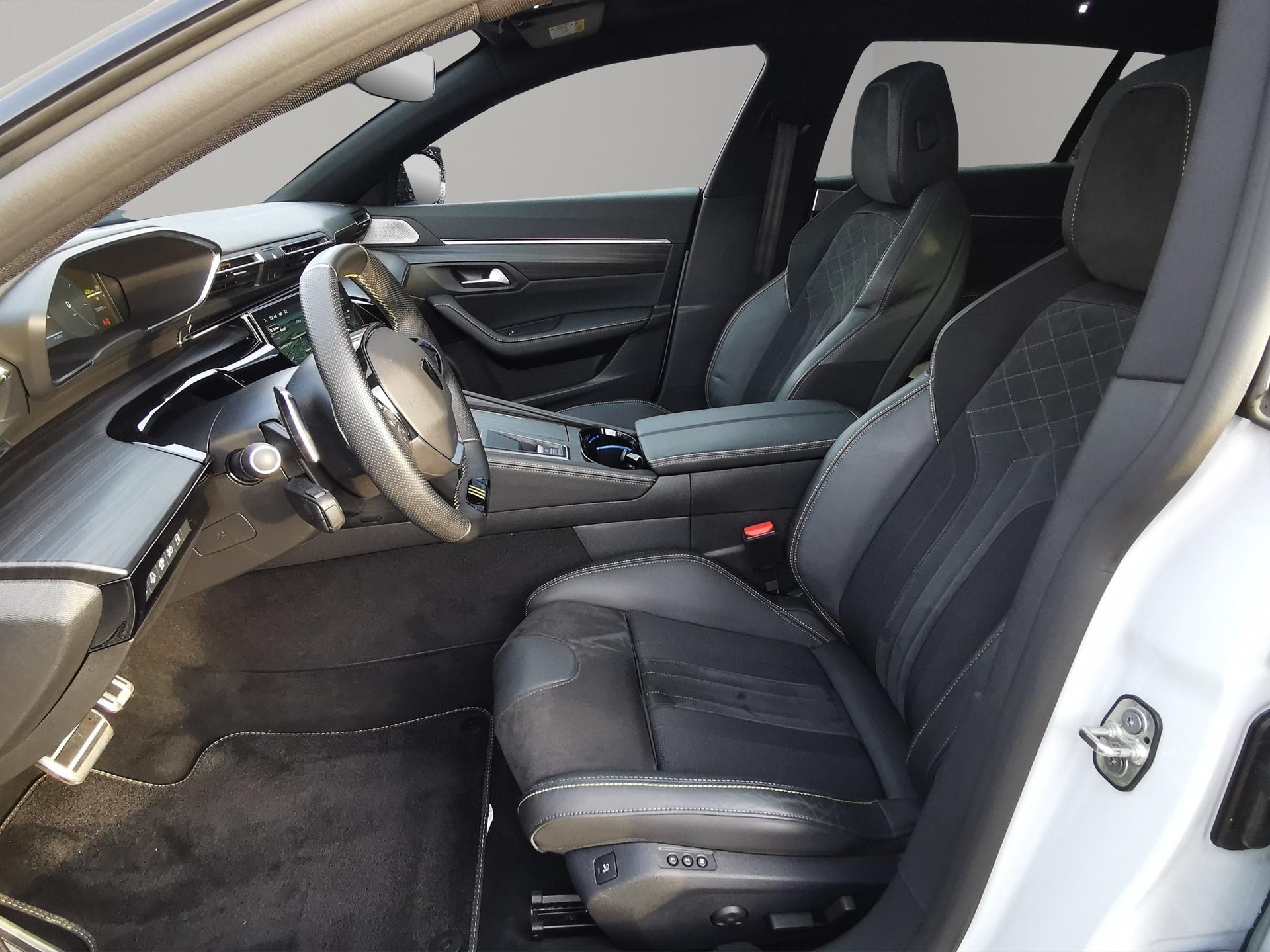 PEUGEOT 508 SW 1.6 Plug-in Hybrid4 PSE-image-1