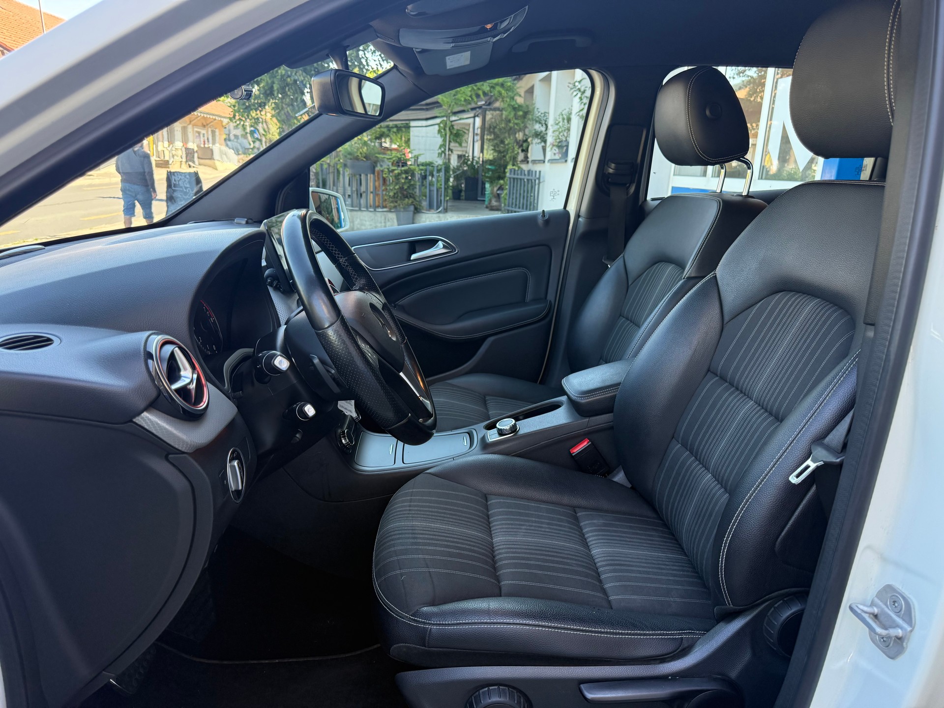 MERCEDES-BENZ B 250 7G-DCT-image-8