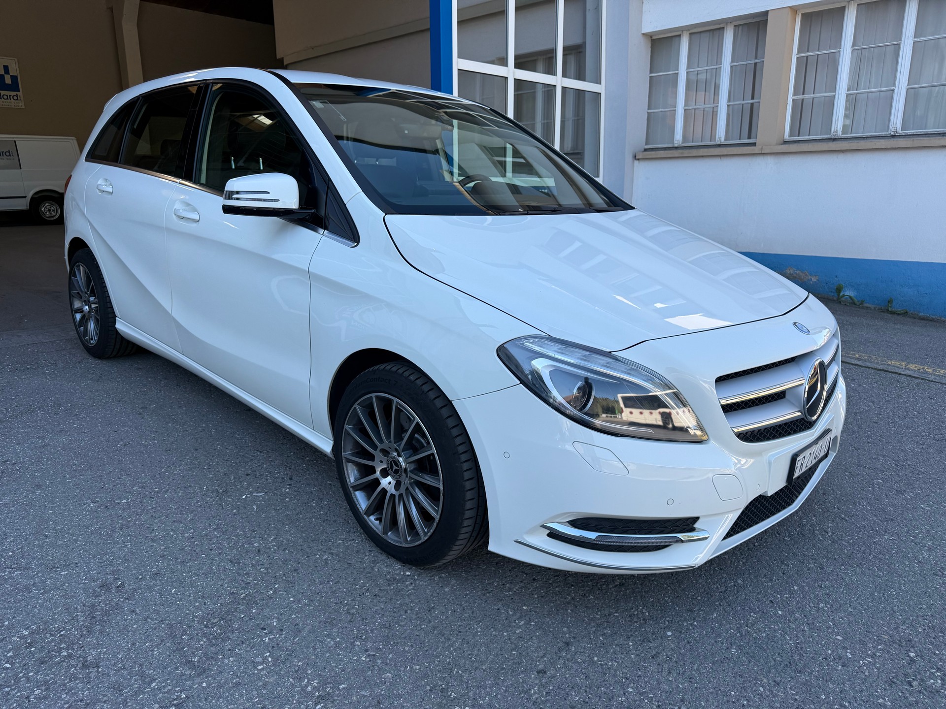 MERCEDES-BENZ B 250 7G-DCT-image-3
