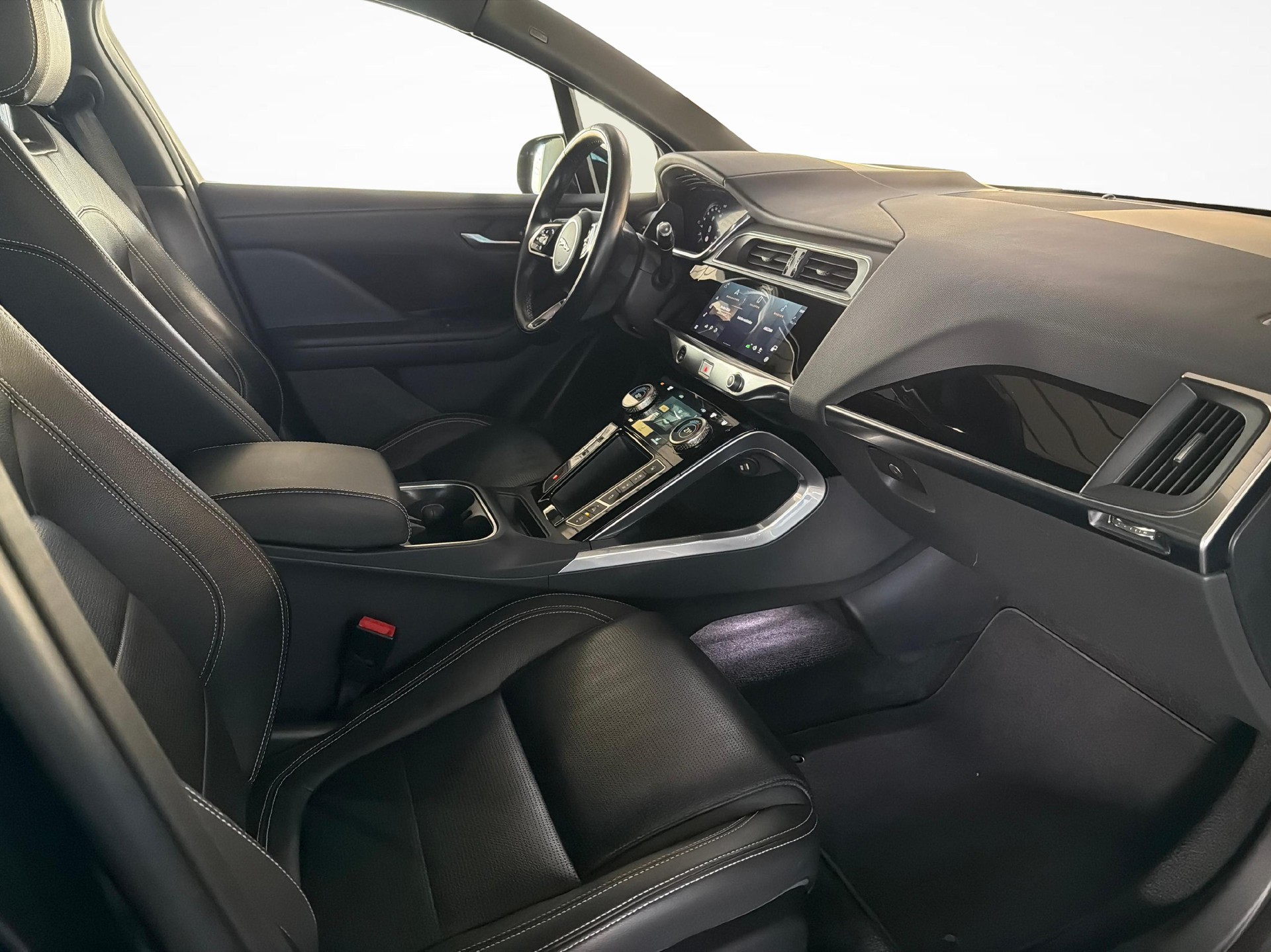 JAGUAR I-Pace EV400 SE AWD 3-Phasen / Leasing ab 3.99% mit Protect Autoversicherung-image-8