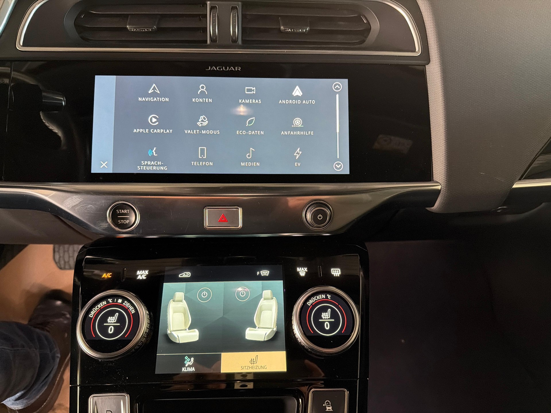 JAGUAR I-Pace EV400 SE AWD 3-Phasen / Leasing ab 0.99% mit Protect Autoversicherung-image-12