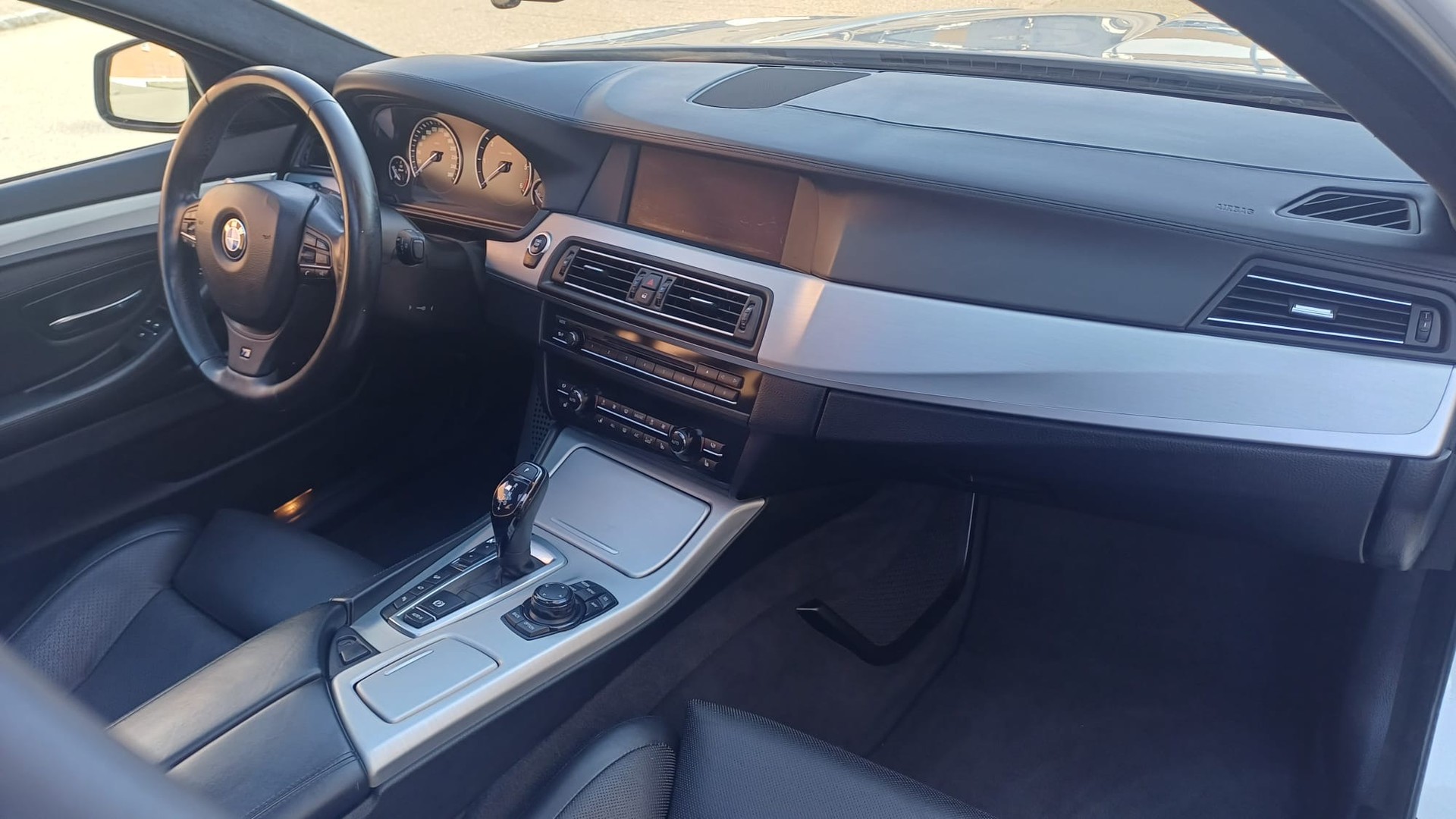 BMW M550d xDrive Touring Steptronic-image-10