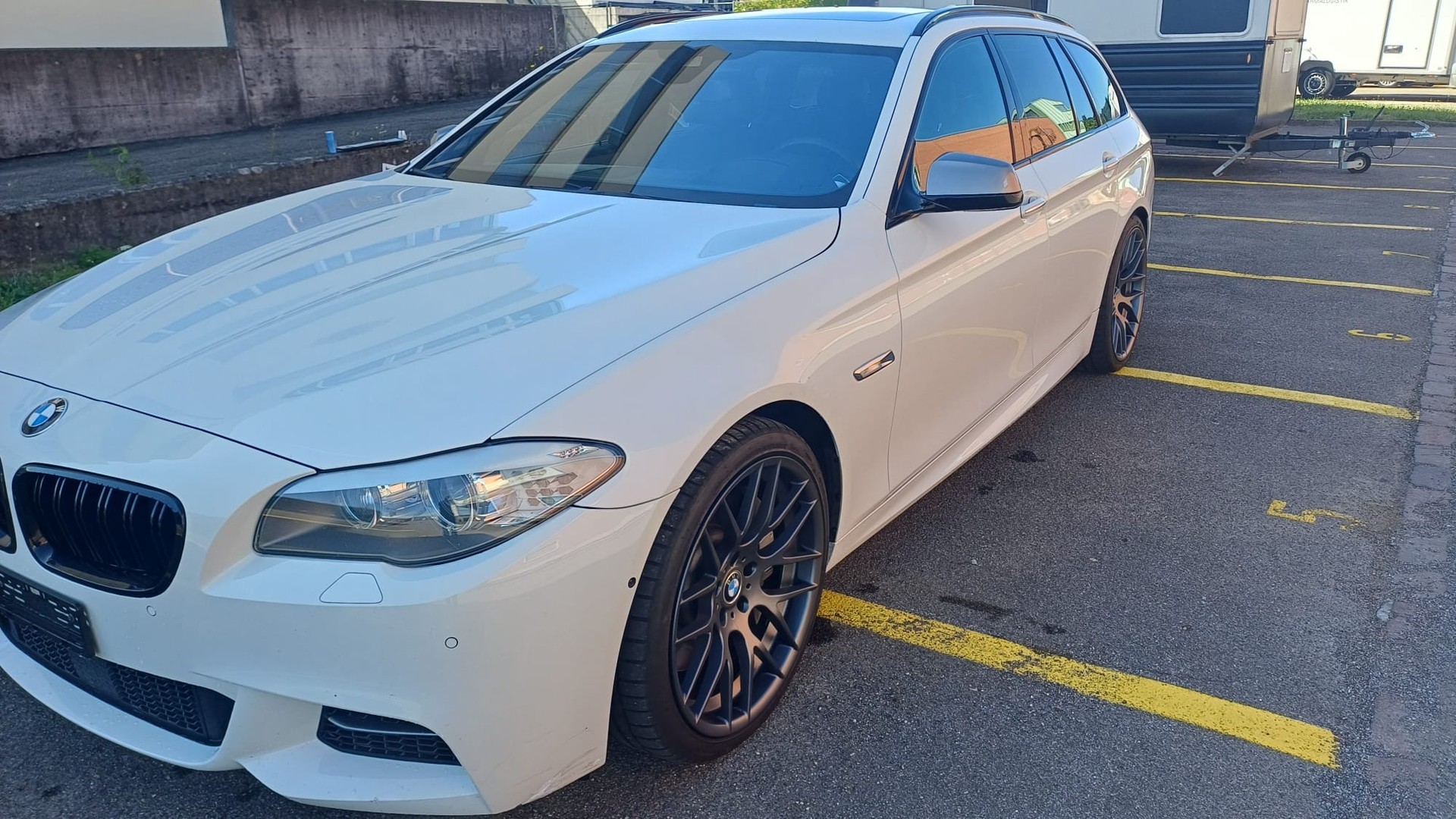 BMW M550d xDrive Touring Steptronic-image-1
