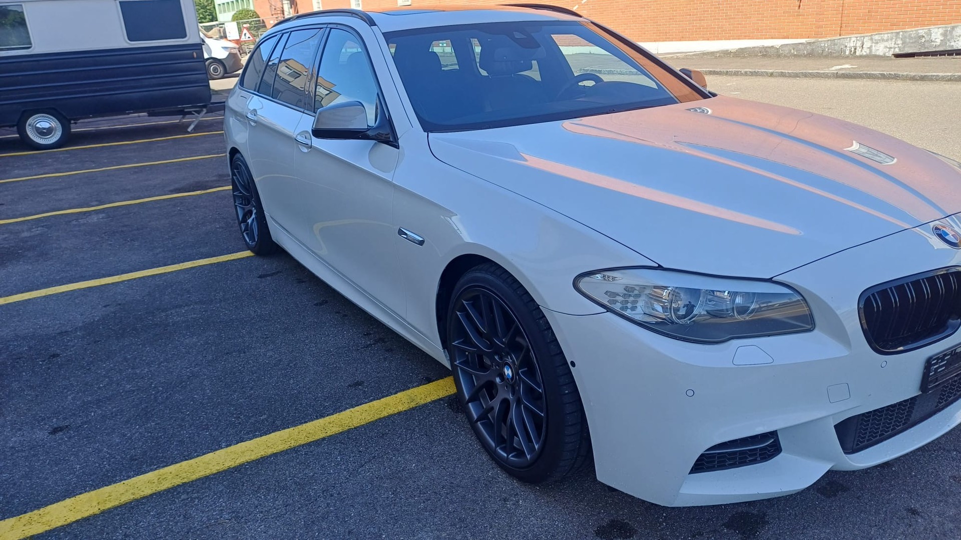 BMW M550d xDrive Touring Steptronic-image-2