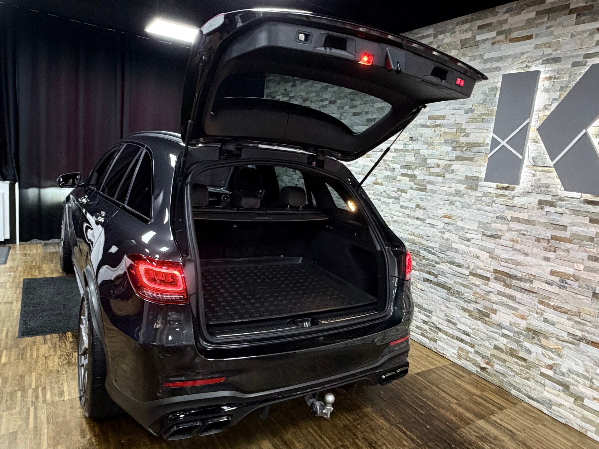 MERCEDES-BENZ GLC 63 S AMG 4Matic 9G-Tronic-image-27