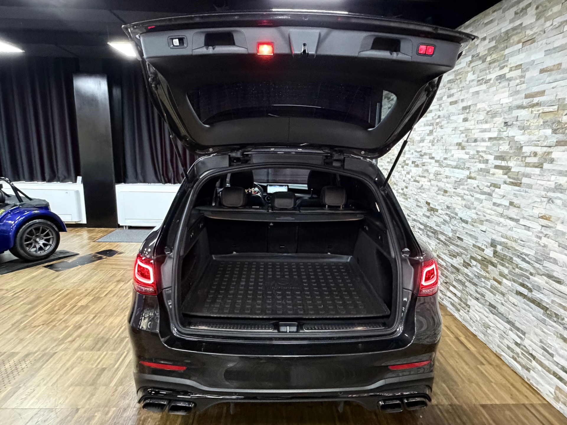 MERCEDES-BENZ GLC 63 S AMG 4Matic 9G-Tronic-image-26
