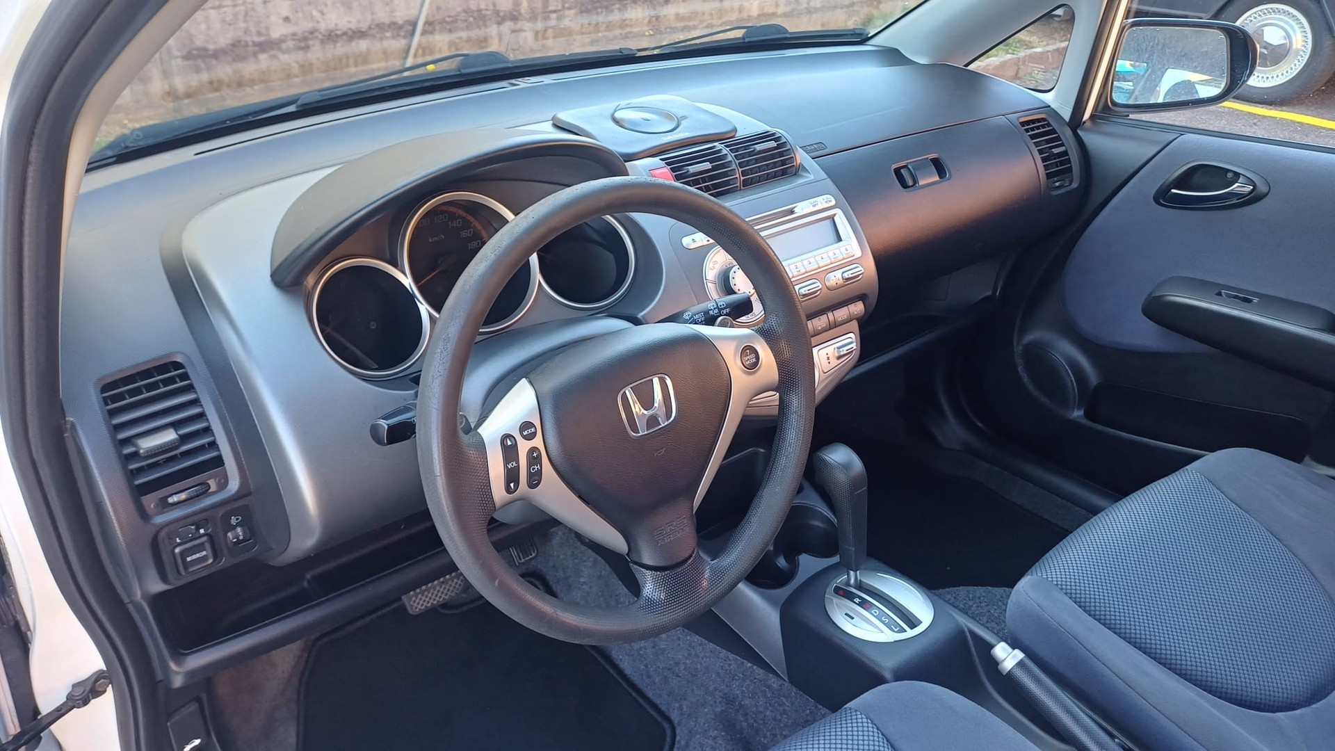 HONDA Jazz 1.4i LS Formula 1 CVT-image-7