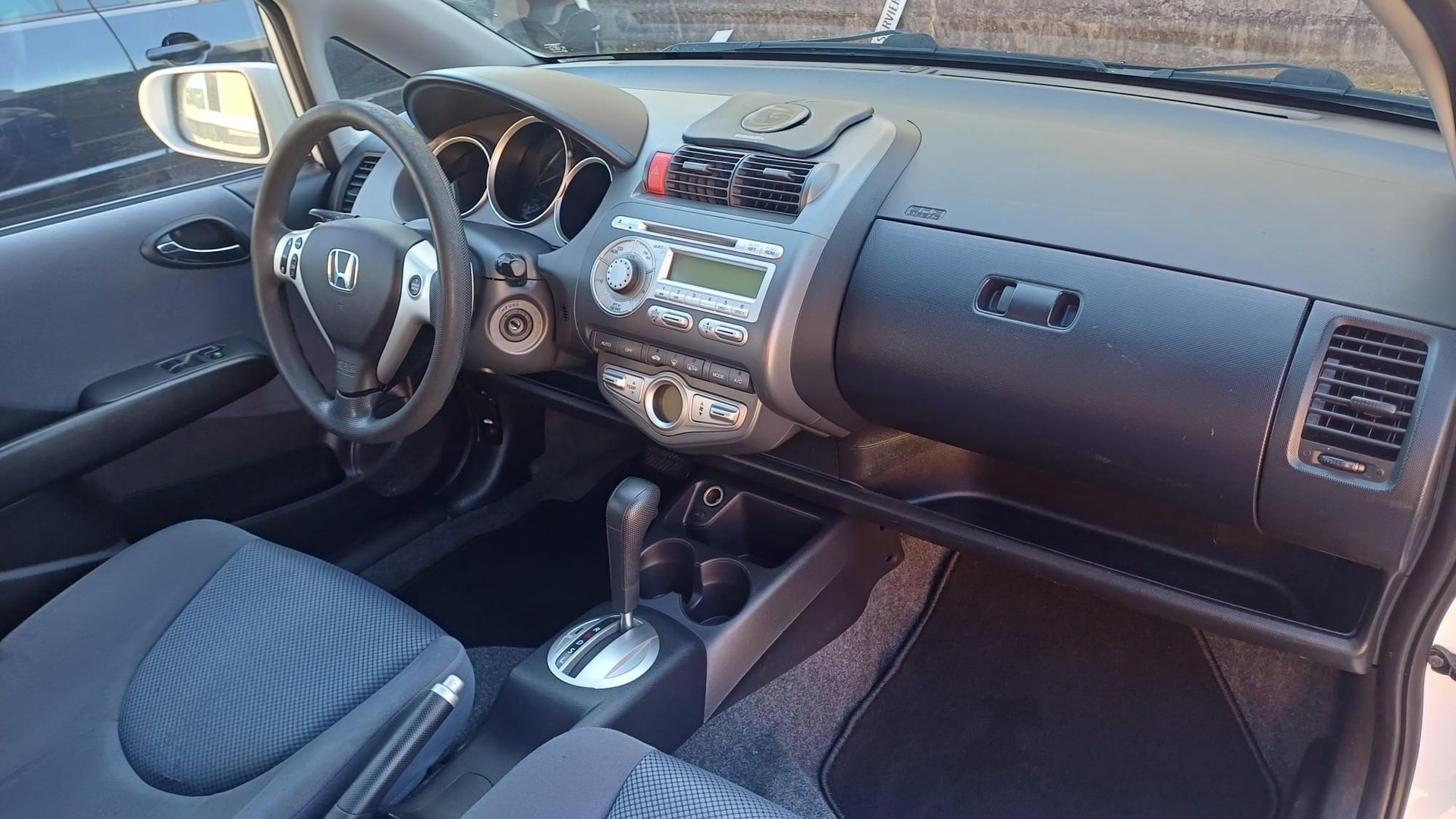 HONDA Jazz 1.4i LS Formula 1 CVT-image-9