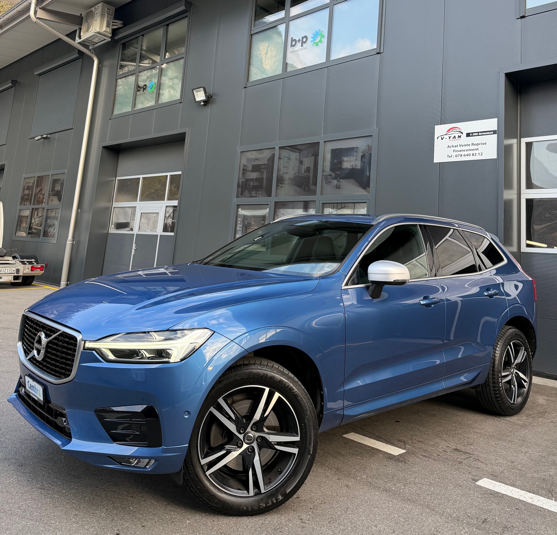 VOLVO XC60 T5 AWD R-Design Geartronic-image-0