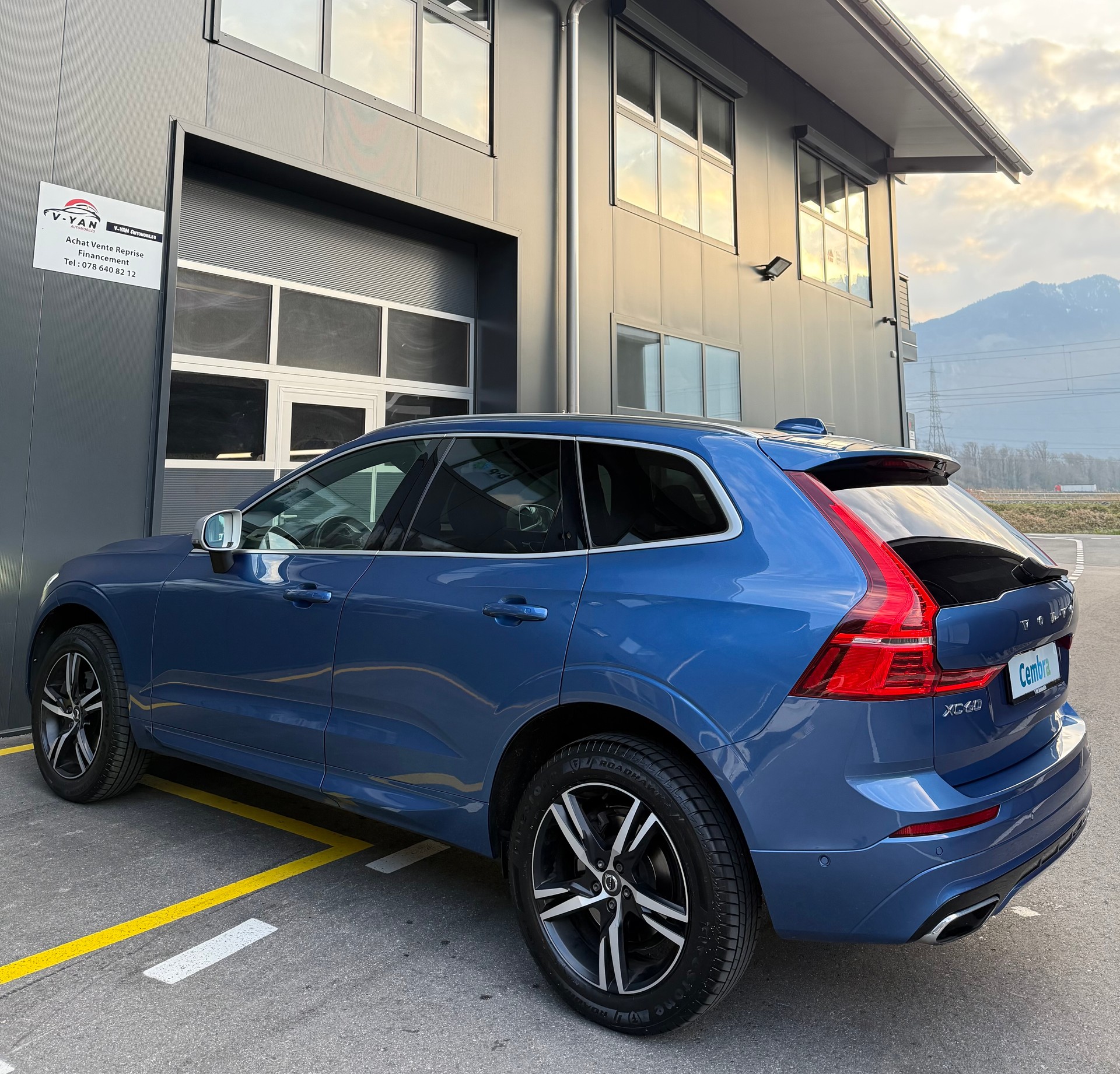 VOLVO XC60 T5 AWD R-Design Geartronic-image-5